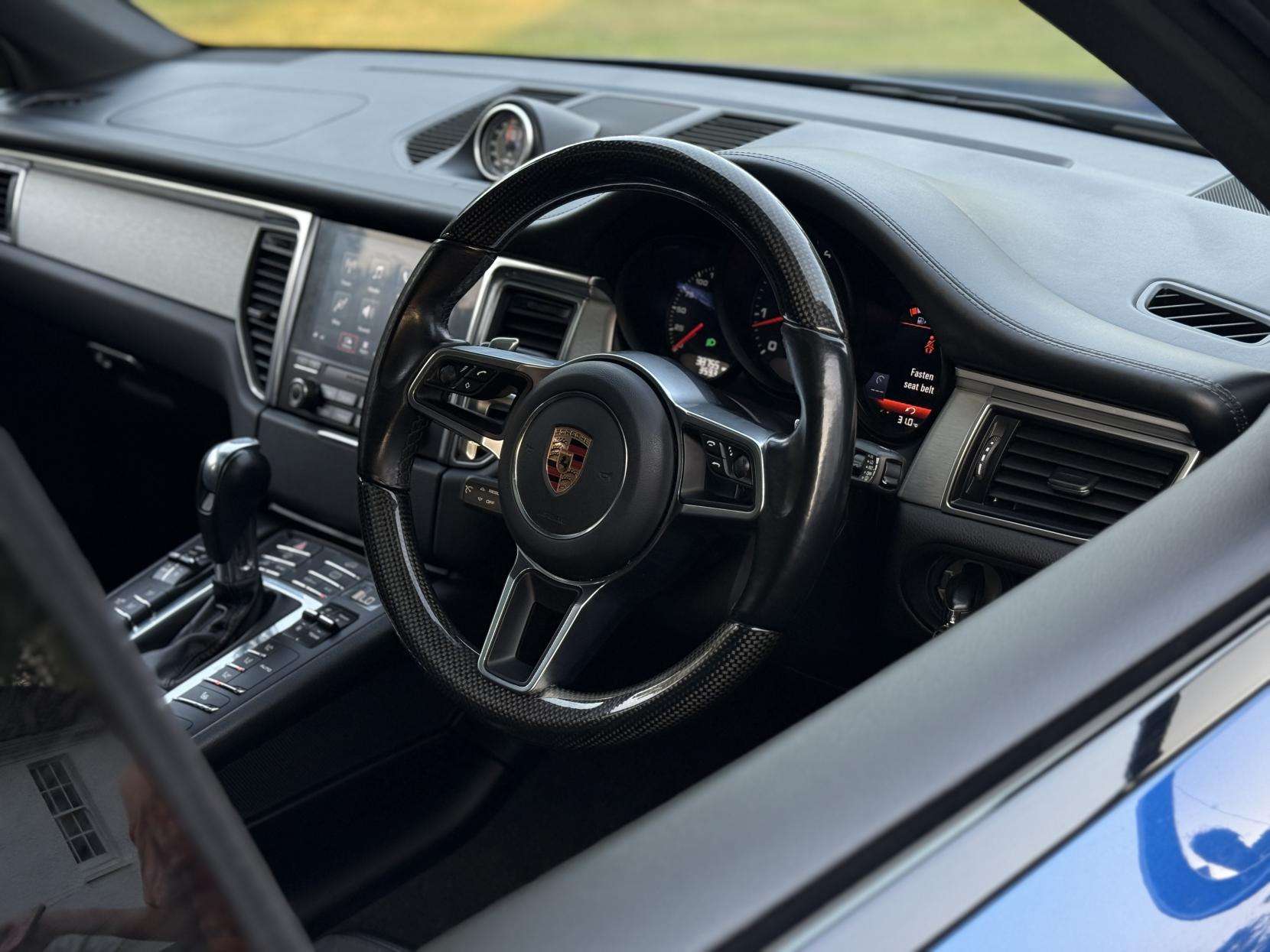 2017 PORSCHE MACAN 2017 PORSCHE MACAN