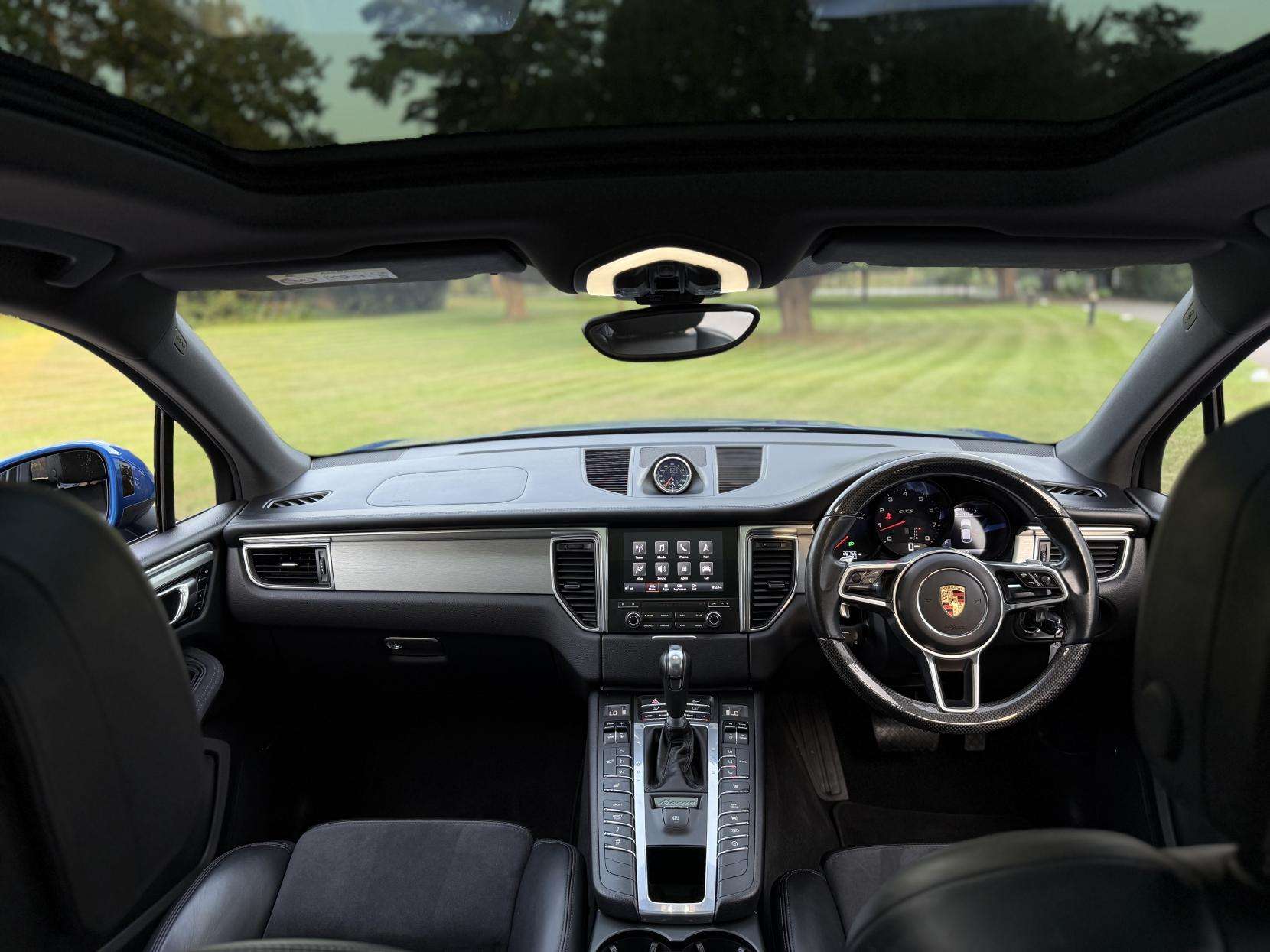 2017 PORSCHE MACAN 2017 PORSCHE MACAN