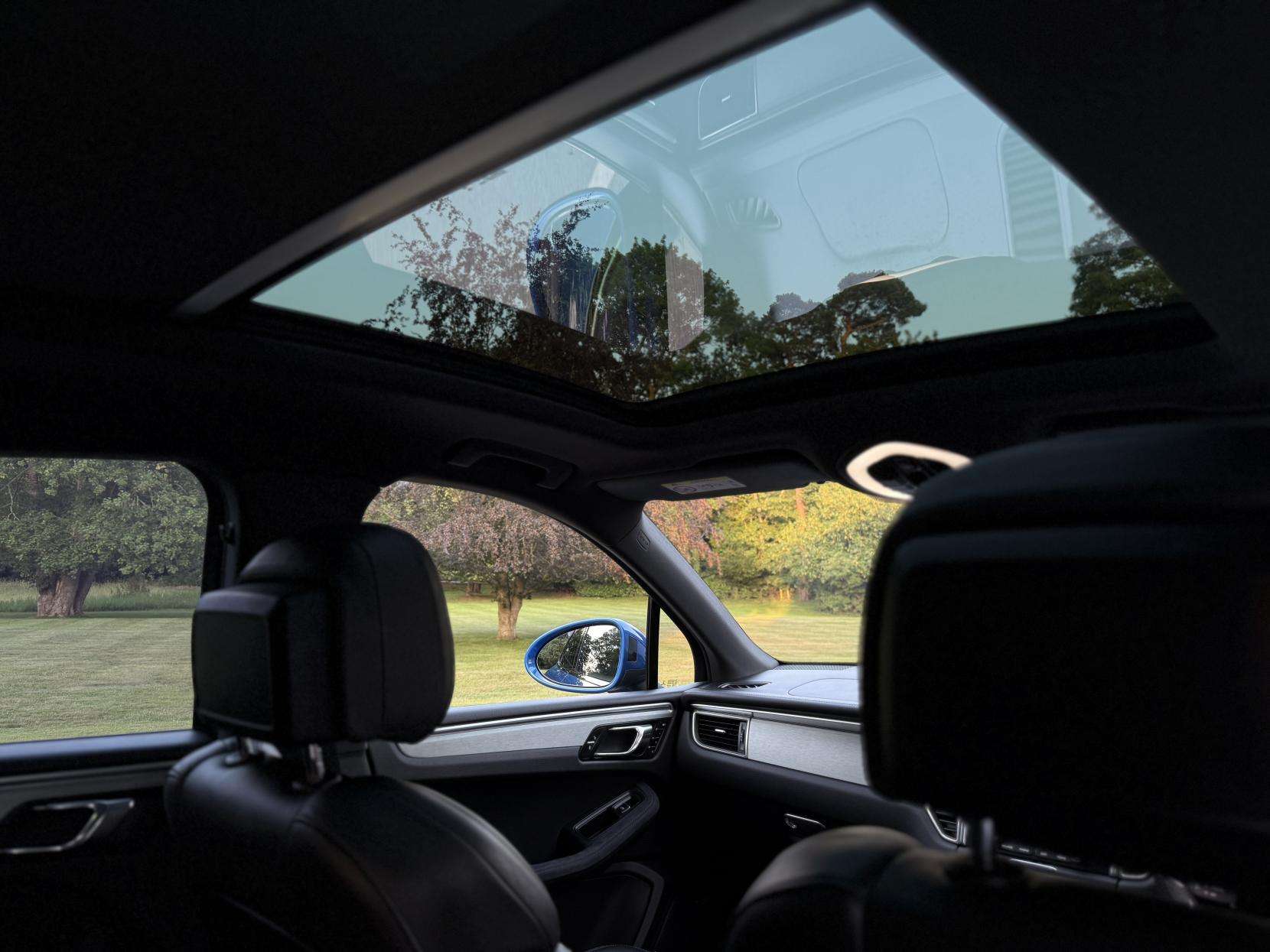 2017 PORSCHE MACAN 2017 PORSCHE MACAN