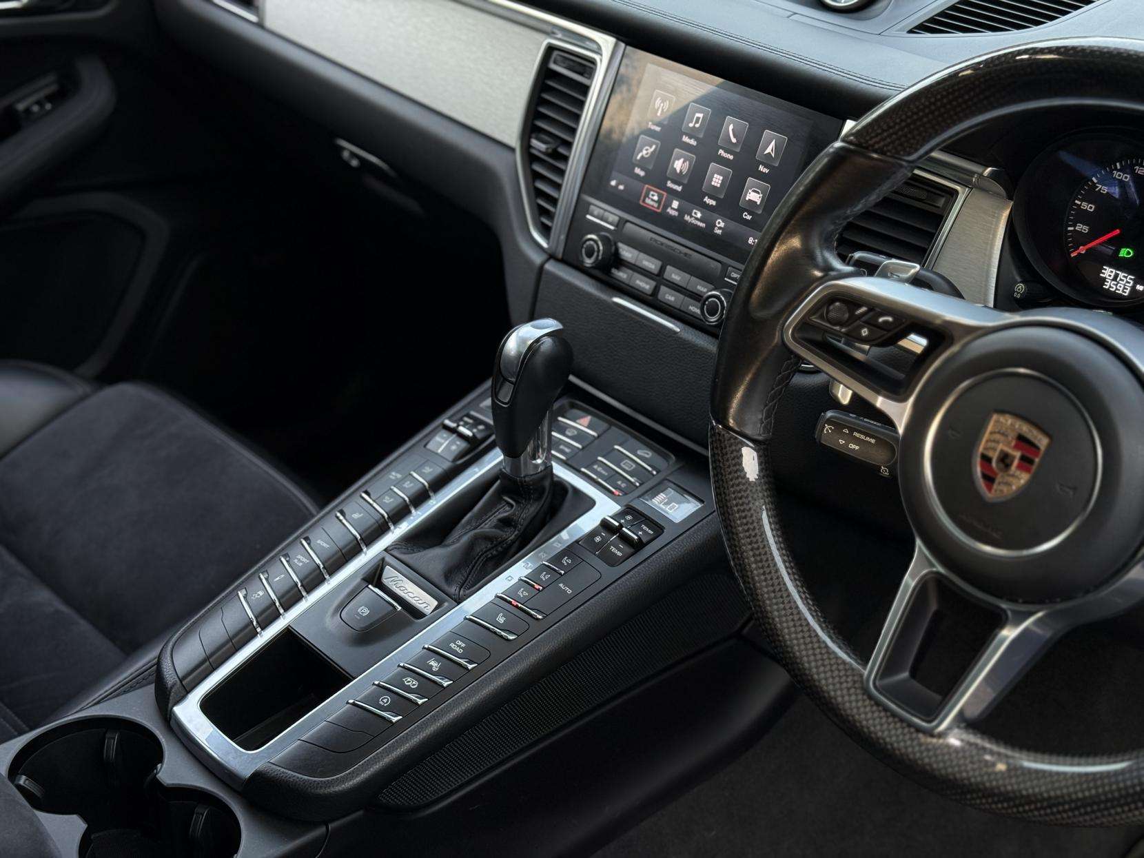 2017 PORSCHE MACAN 2017 PORSCHE MACAN