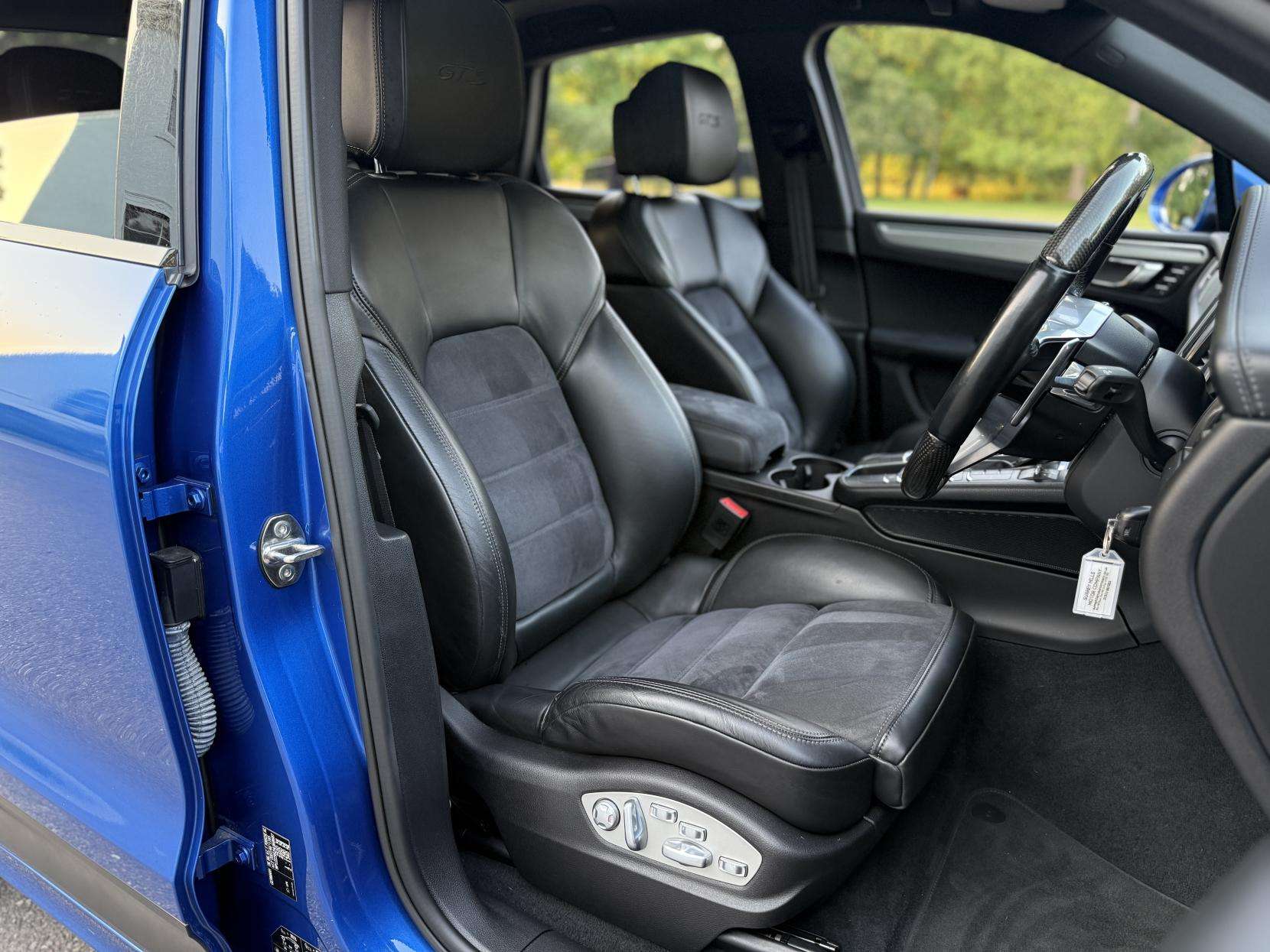 2017 PORSCHE MACAN 2017 PORSCHE MACAN