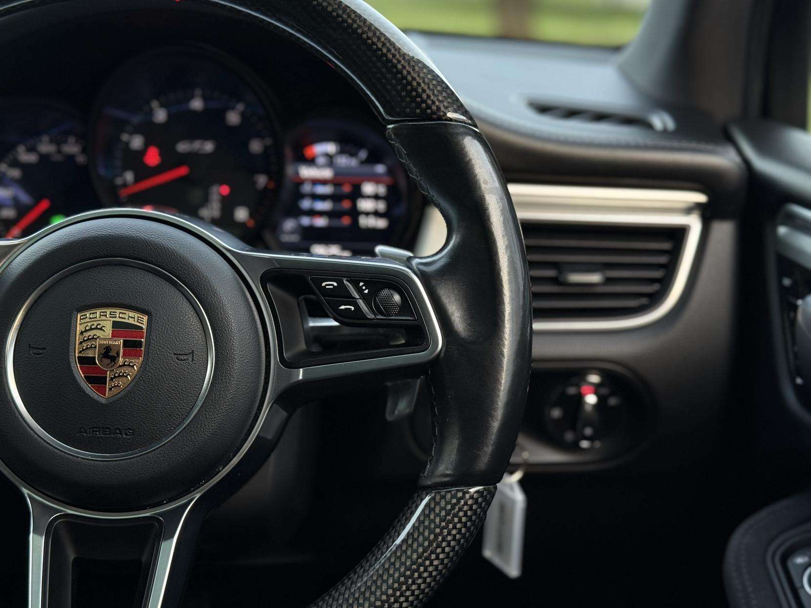 2017 PORSCHE MACAN 2017 PORSCHE MACAN