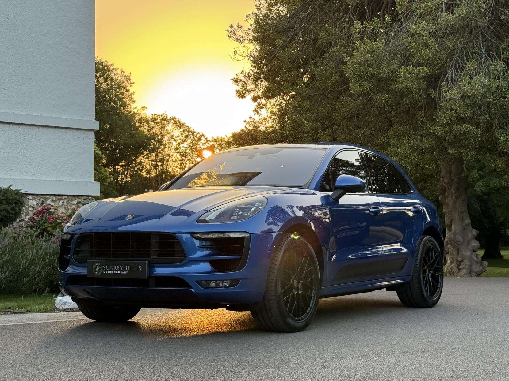 A 2017 PORSCHE MACAN 3.0T V6 GTS SUV 5dr Petrol PDK 4WD Euro 6 (s/s) (360 ps) A 2017 PORSCHE MACAN 3.0T V6 GTS SUV 5dr Petrol PDK 4WD Euro 6 (s/s) (360 ps)
