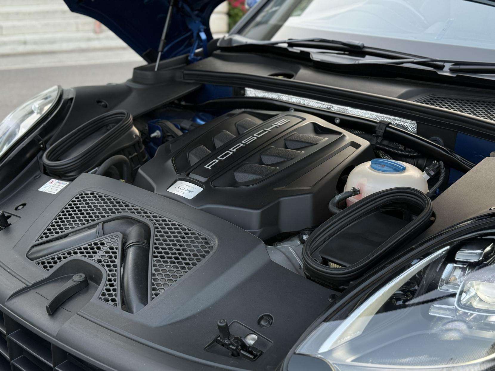 2017 PORSCHE MACAN 2017 PORSCHE MACAN