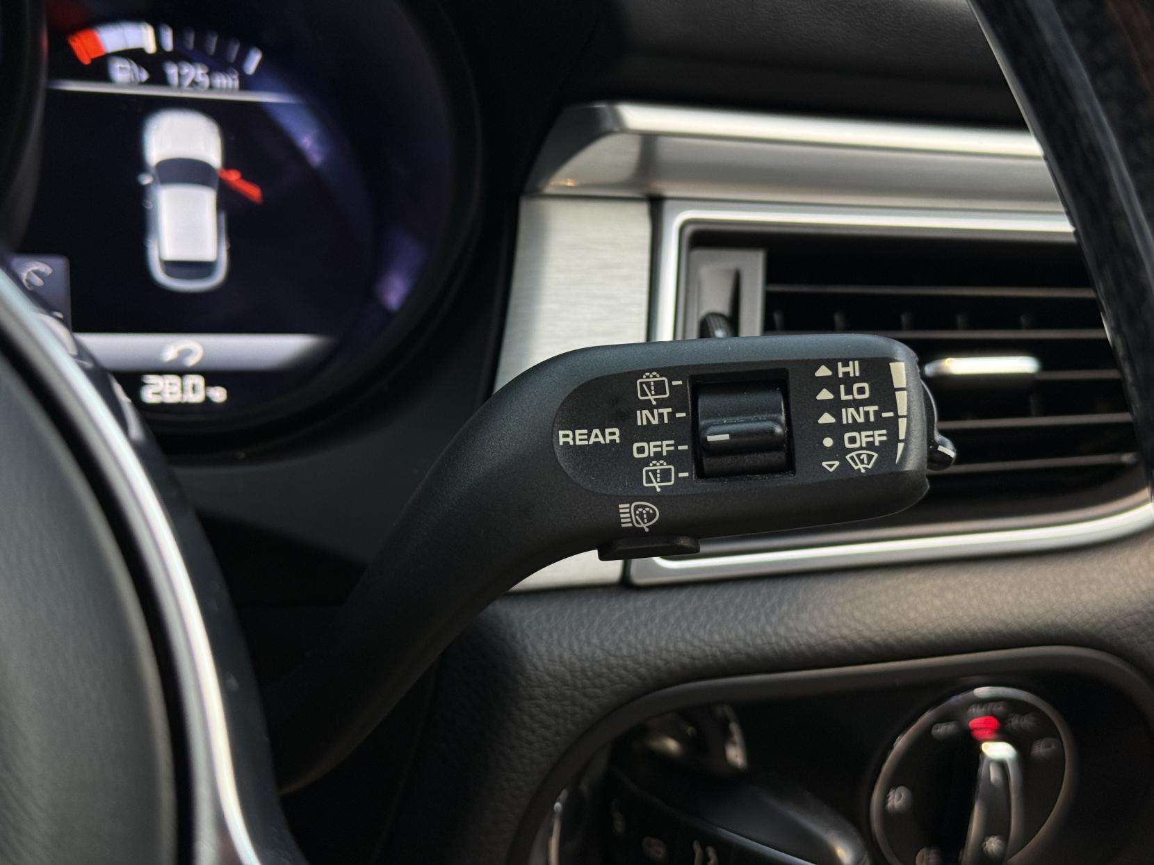 2017 PORSCHE MACAN 2017 PORSCHE MACAN