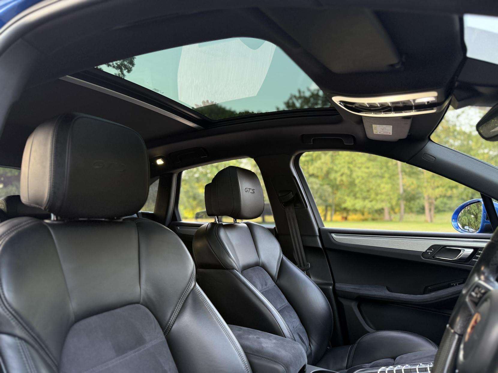 2017 PORSCHE MACAN 2017 PORSCHE MACAN