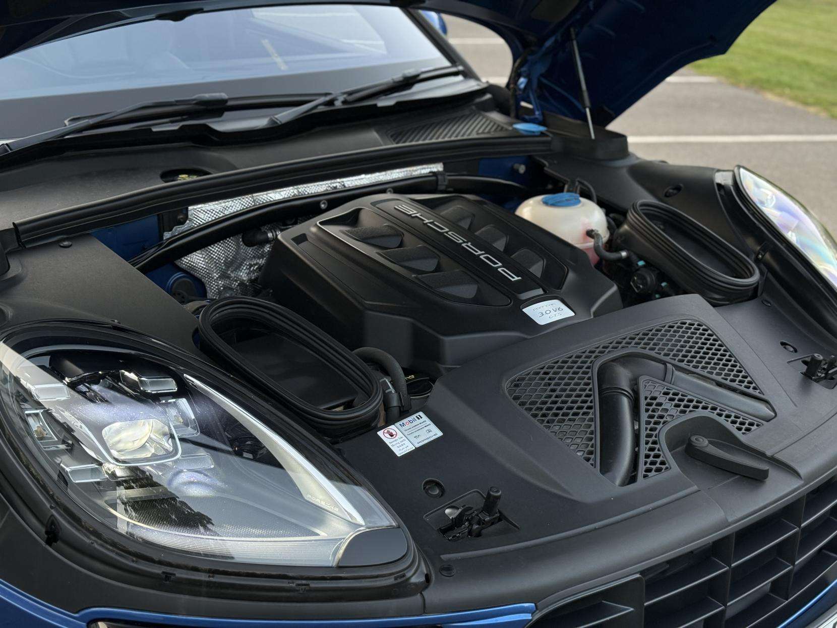 2017 PORSCHE MACAN 2017 PORSCHE MACAN