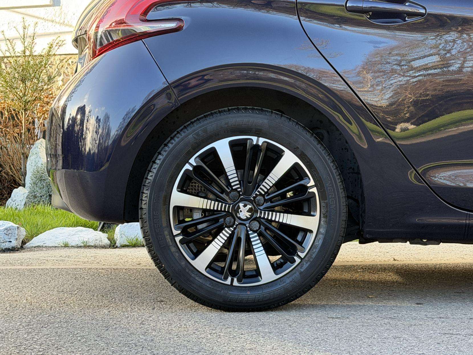 2019 PEUGEOT 208 2019 PEUGEOT 208