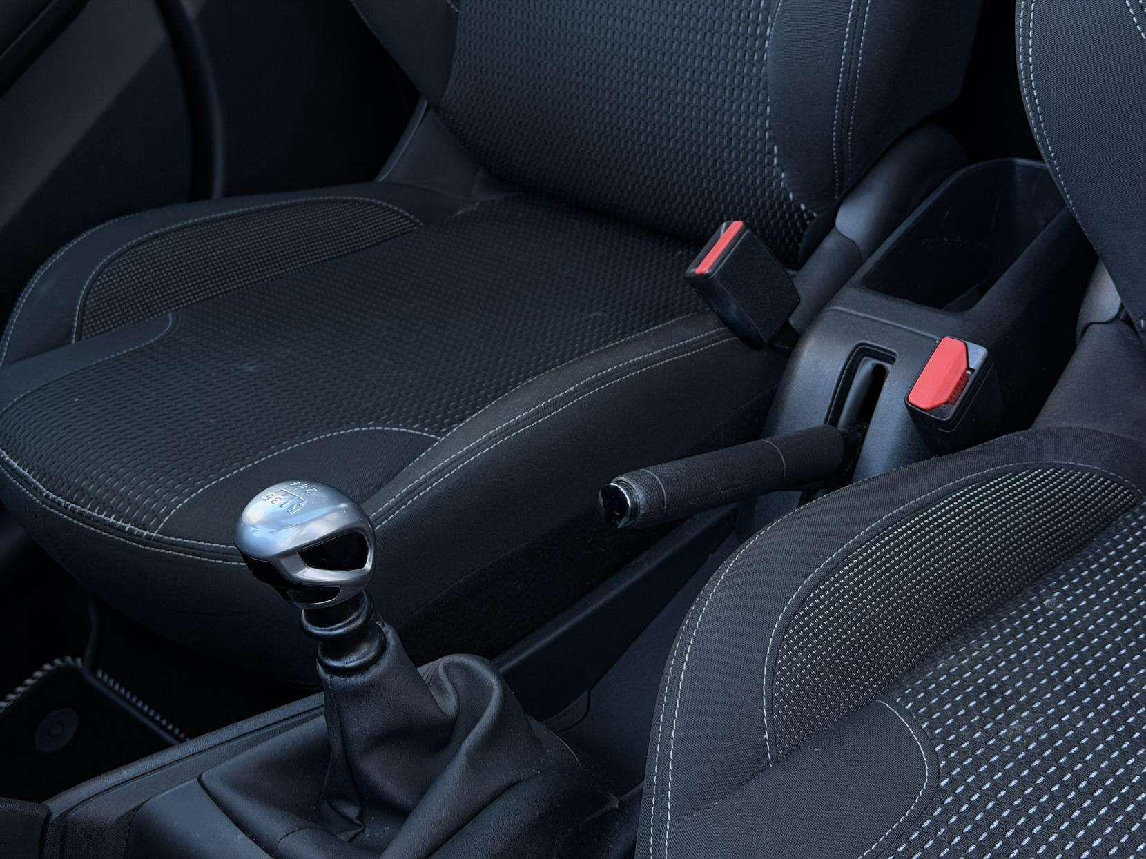 2019 PEUGEOT 208 2019 PEUGEOT 208