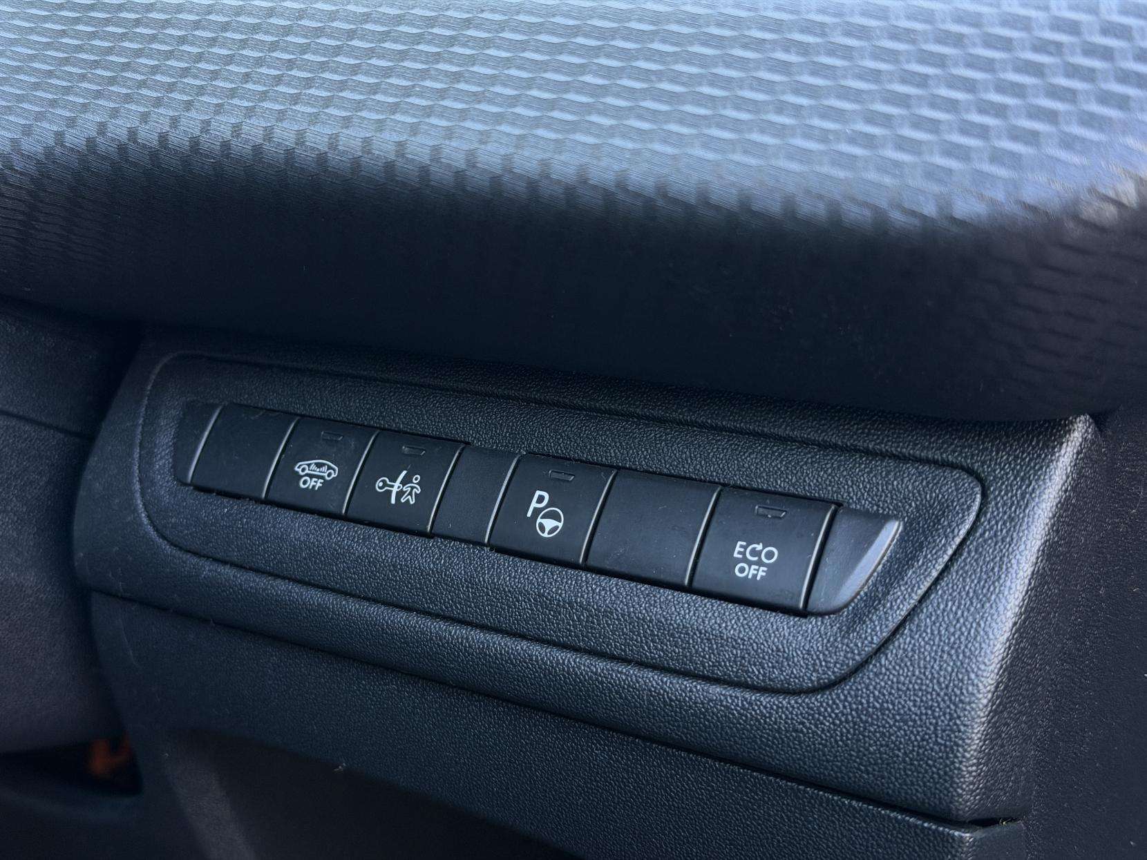 2019 PEUGEOT 208 2019 PEUGEOT 208