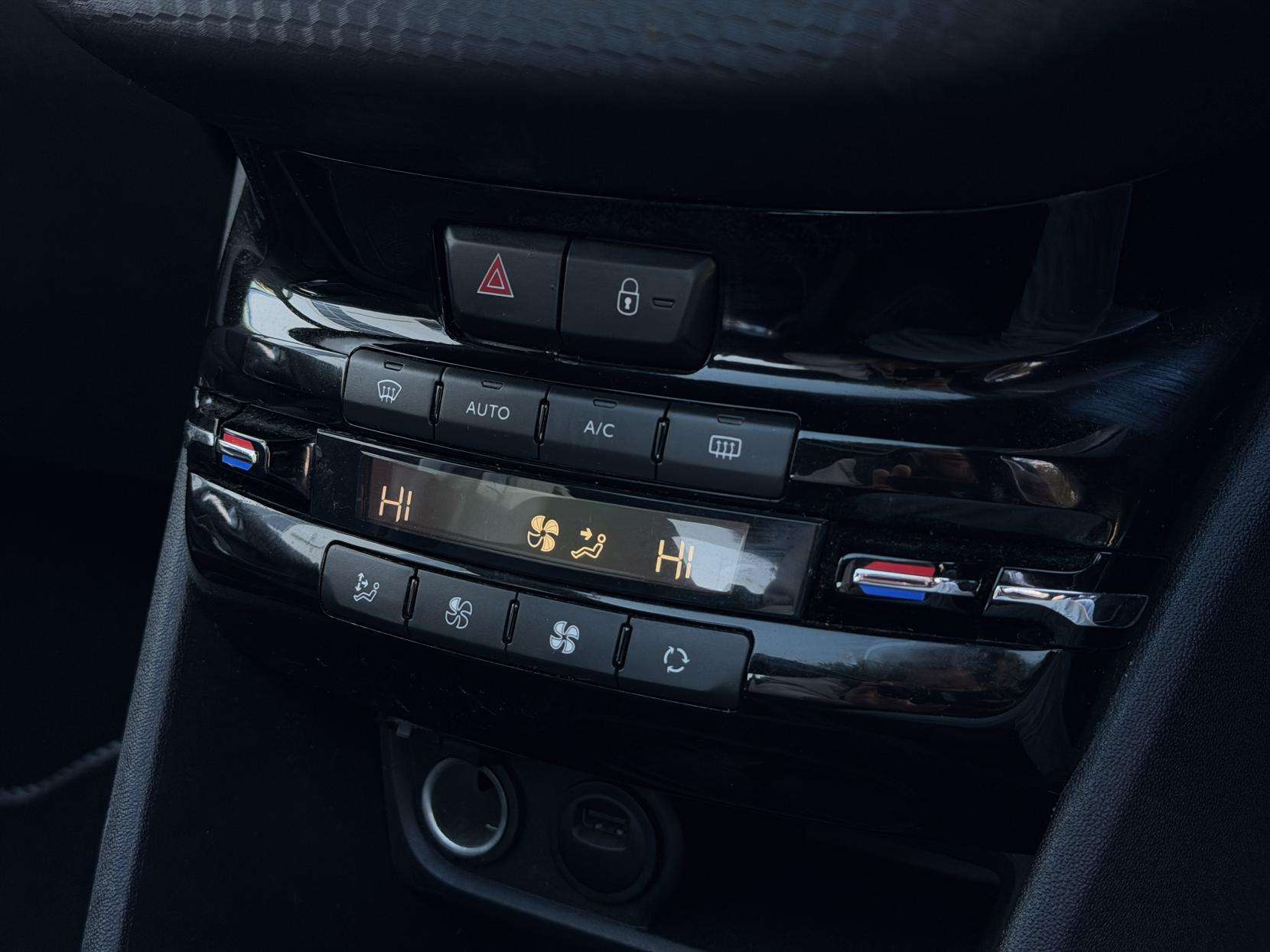 2019 PEUGEOT 208 2019 PEUGEOT 208