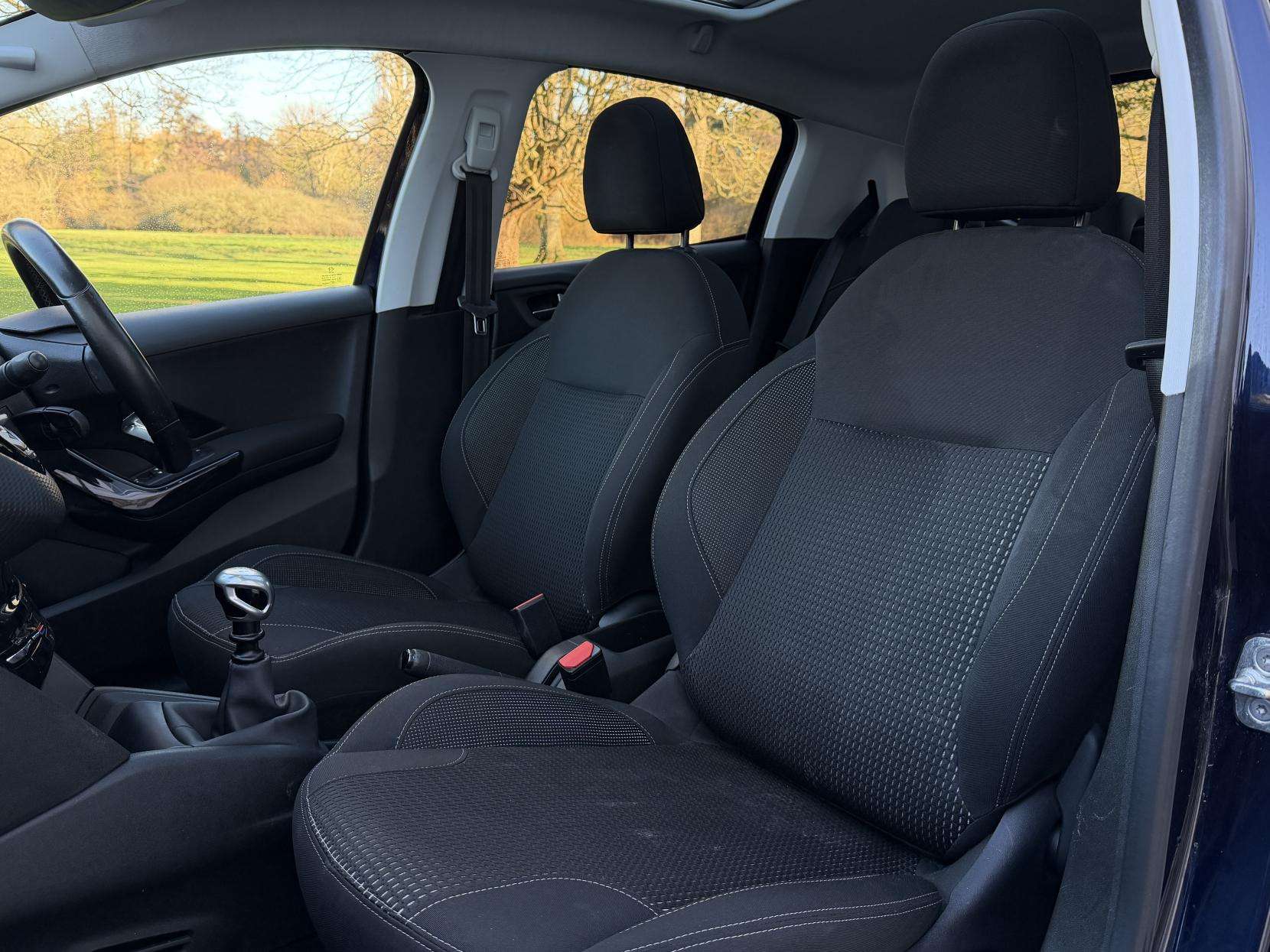 2019 PEUGEOT 208 2019 PEUGEOT 208