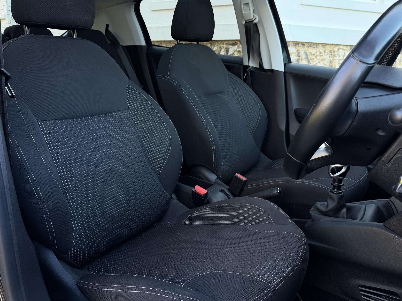 2019 PEUGEOT 208 2019 PEUGEOT 208