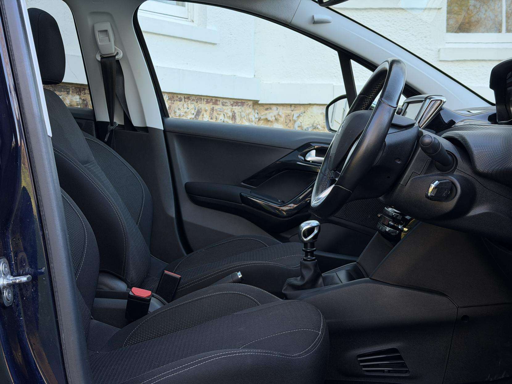 2019 PEUGEOT 208 2019 PEUGEOT 208