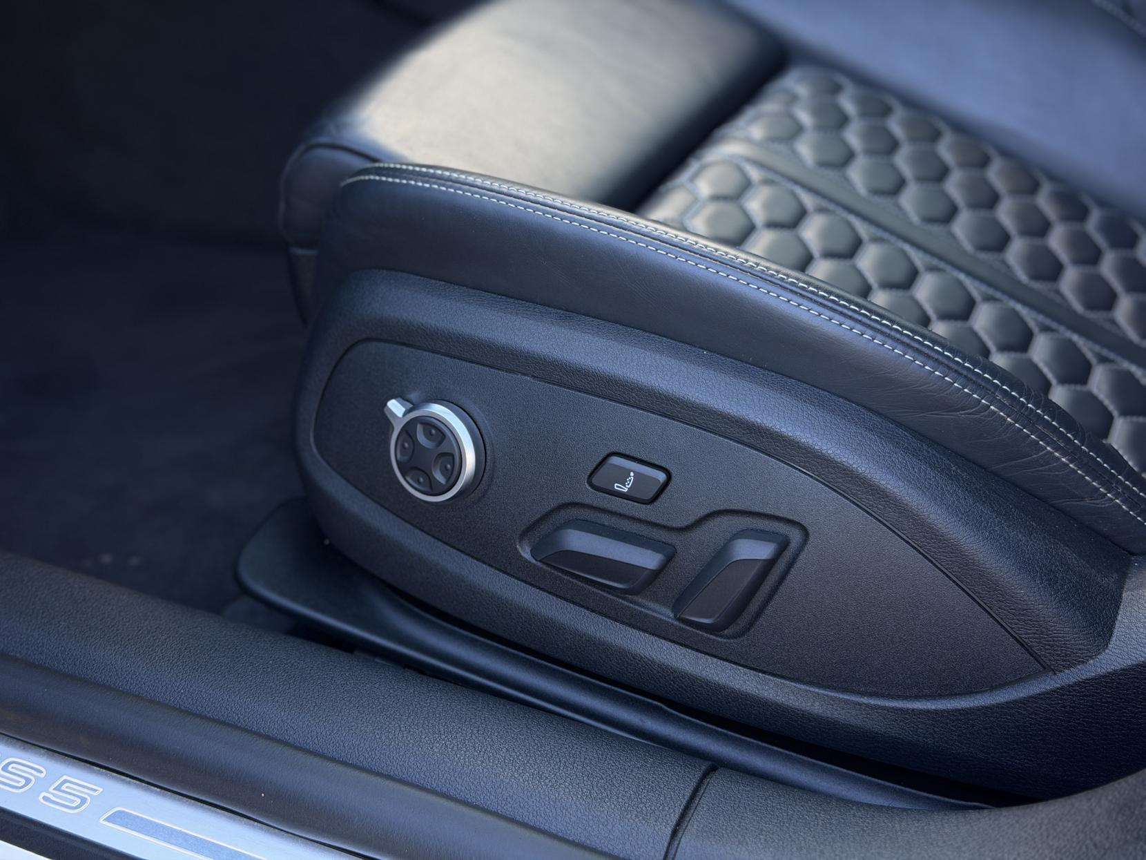 2021 AUDI RS5 2021 AUDI RS5