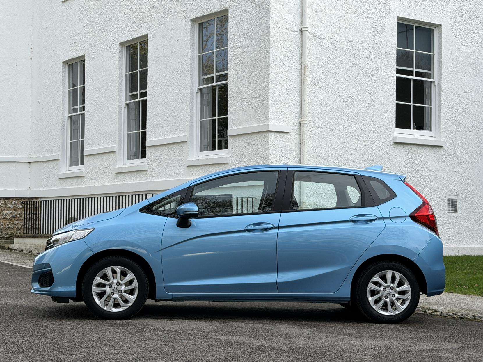 A 2018 HONDA JAZZ 1.3 i-VTEC SE Hatchback 5dr Petrol Manual Euro 6 (s/s) (102 ps) A 2018 HONDA JAZZ 1.3 i-VTEC SE Hatchback 5dr Petrol Manual Euro 6 (s/s) (102 ps)