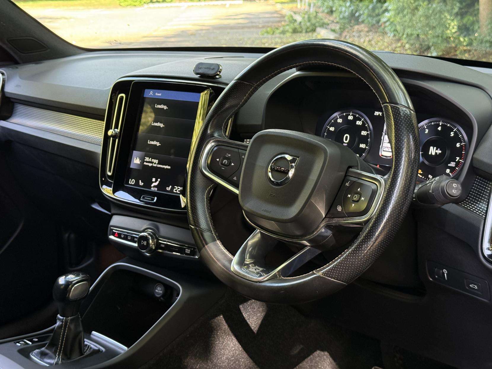 2019 VOLVO XC40 2019 VOLVO XC40