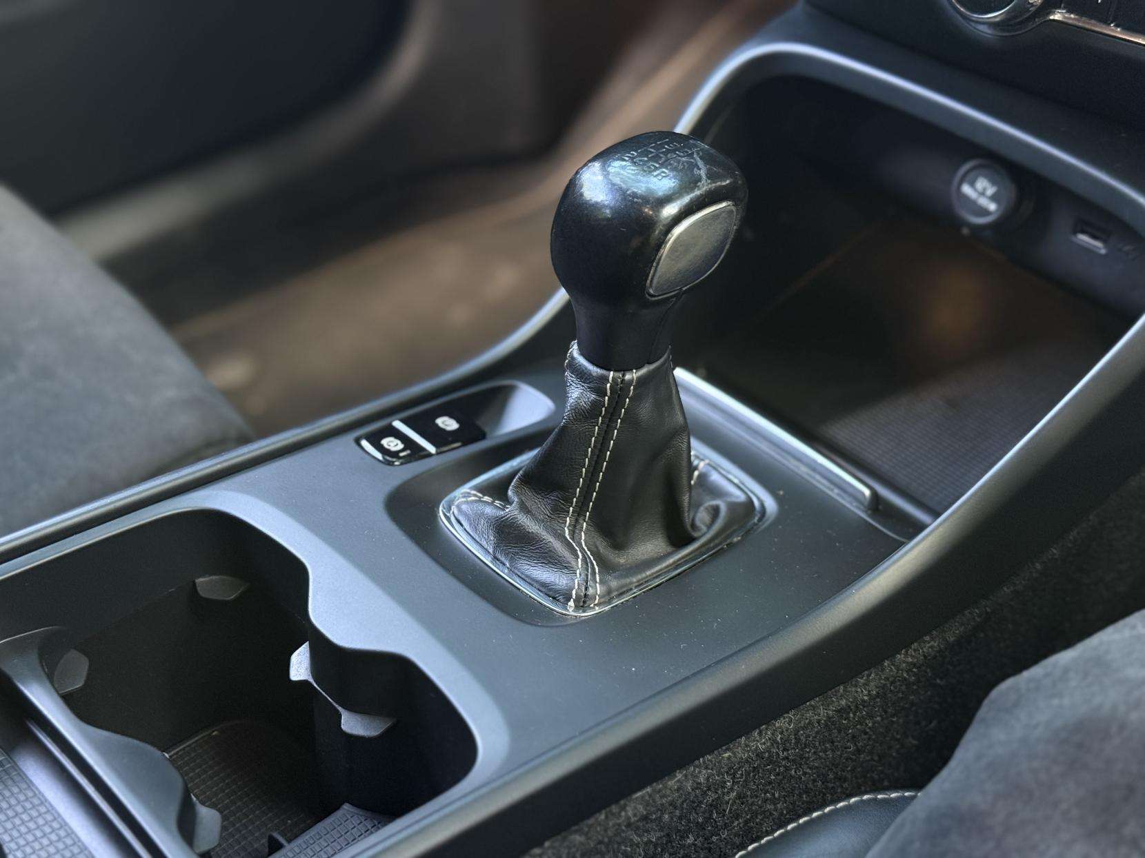 2019 VOLVO XC40 2019 VOLVO XC40