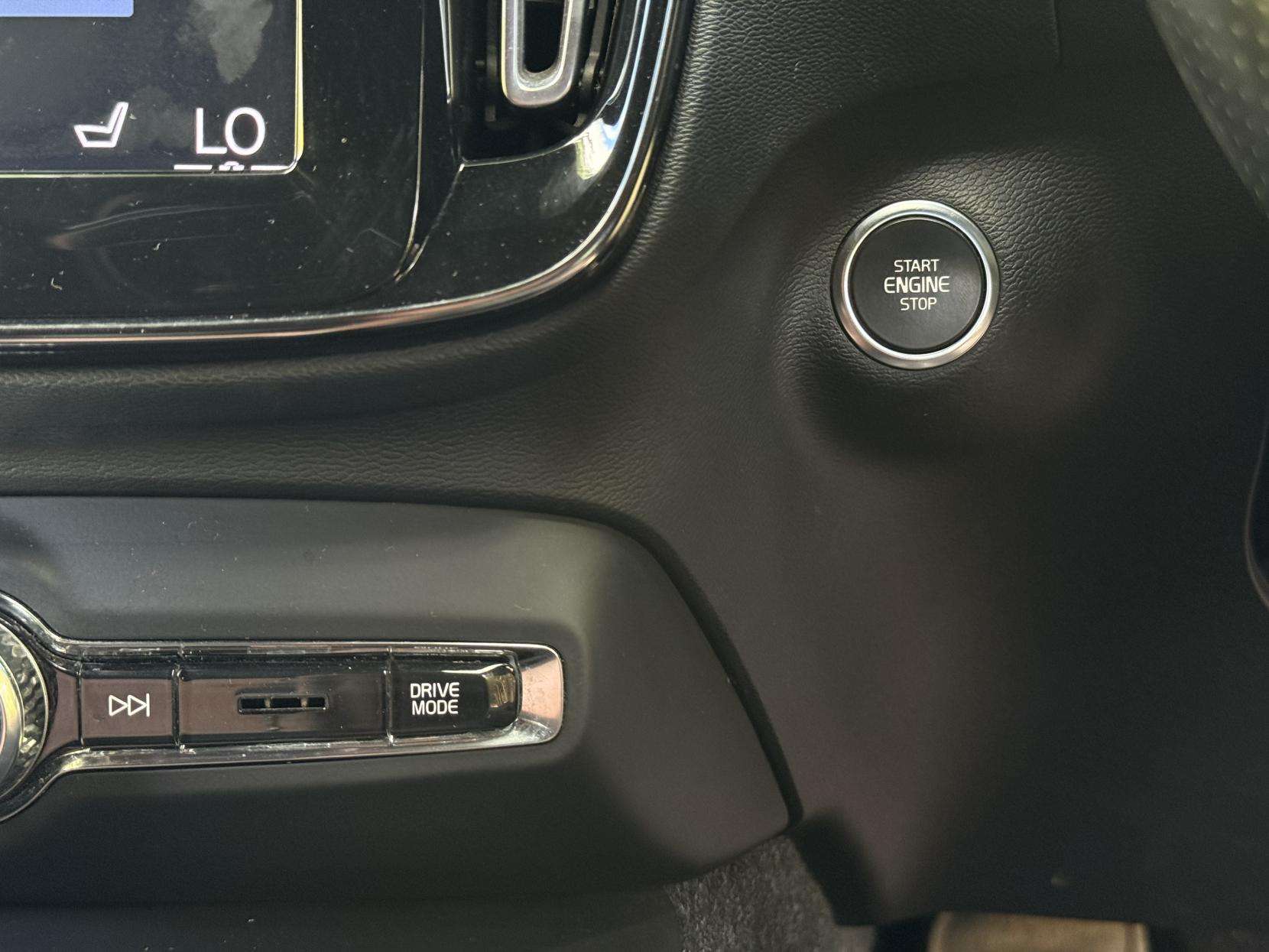 2019 VOLVO XC40 2019 VOLVO XC40