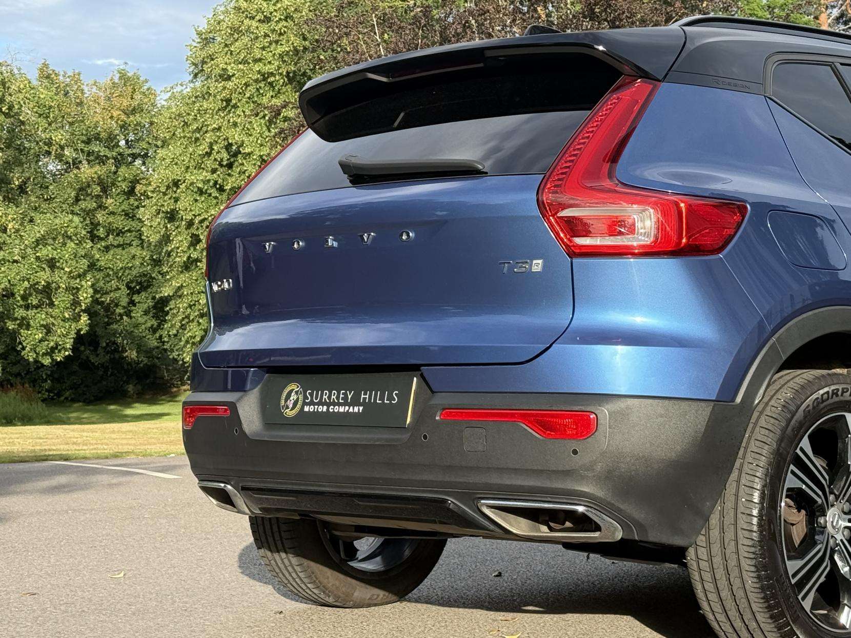 2019 VOLVO XC40 2019 VOLVO XC40