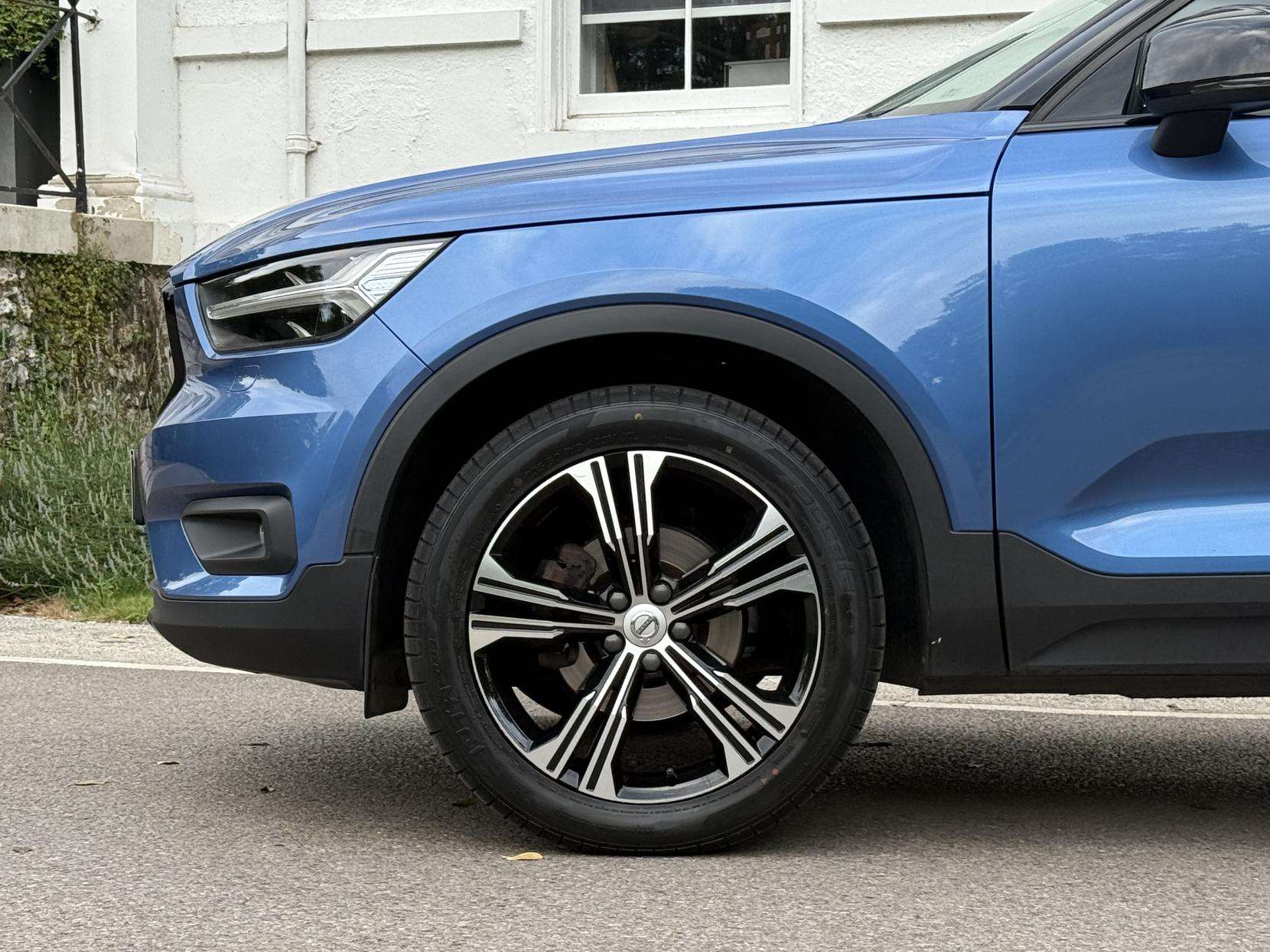 2019 VOLVO XC40 2019 VOLVO XC40
