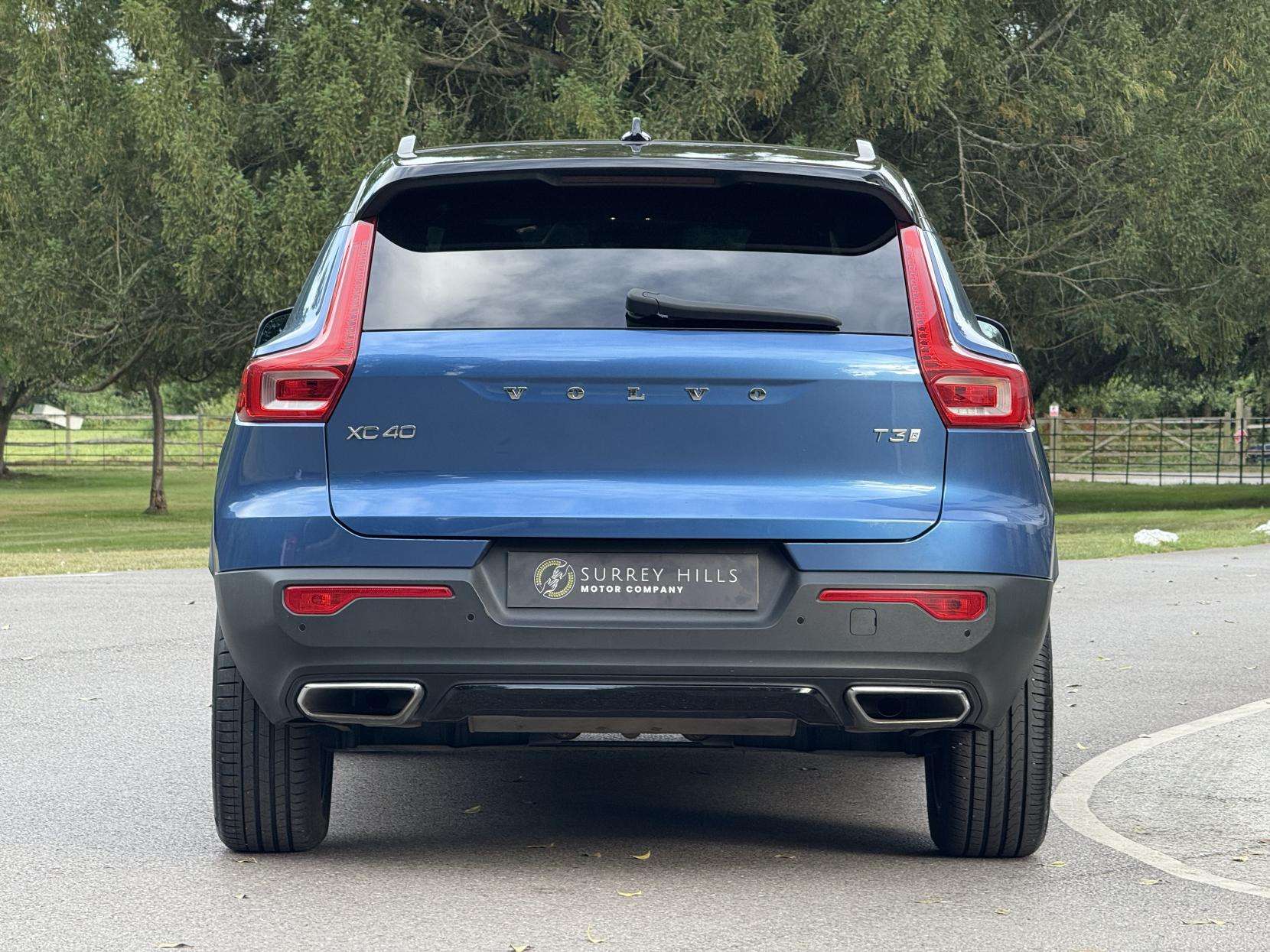2019 VOLVO XC40 2019 VOLVO XC40
