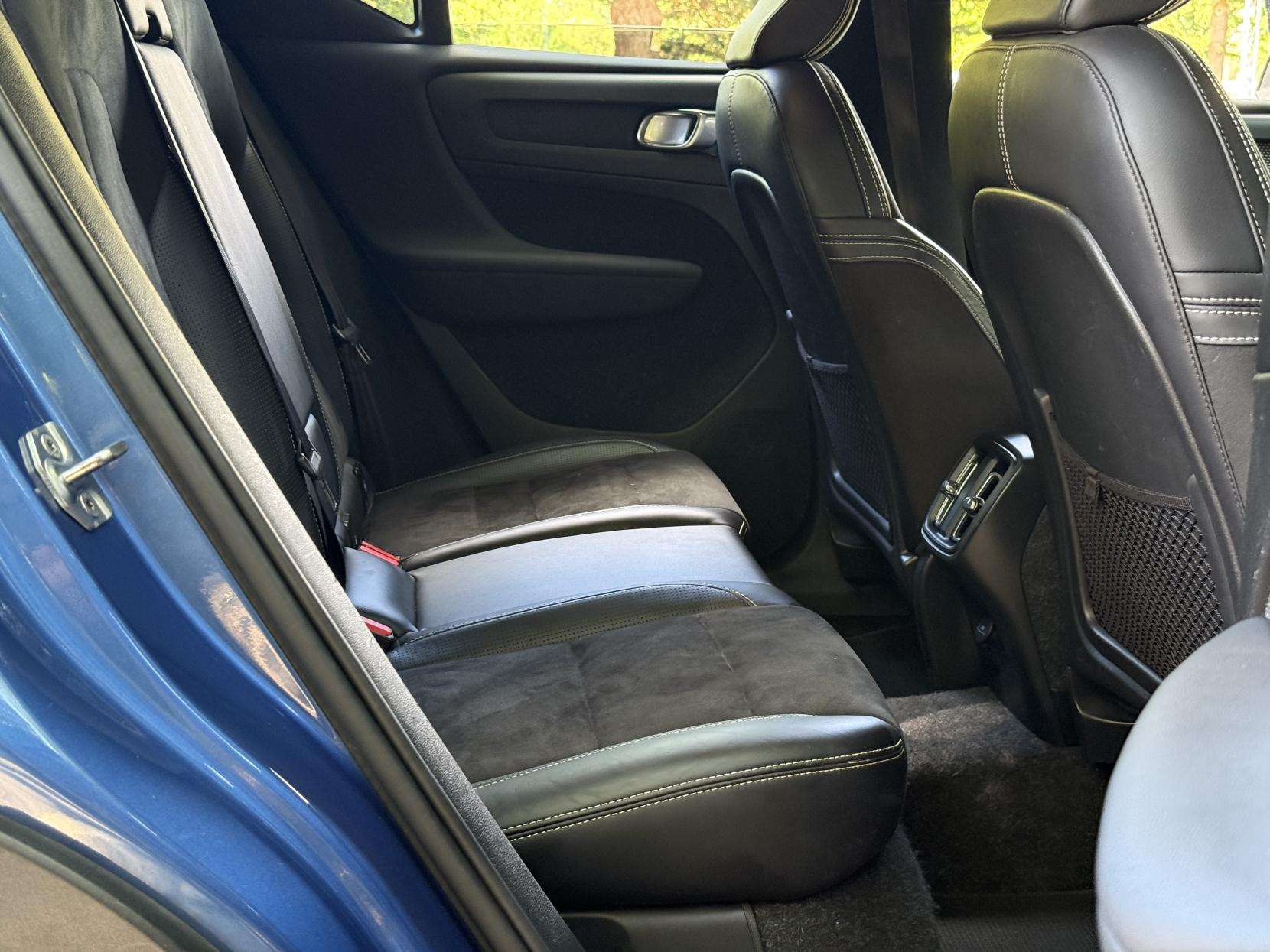 2019 VOLVO XC40 2019 VOLVO XC40