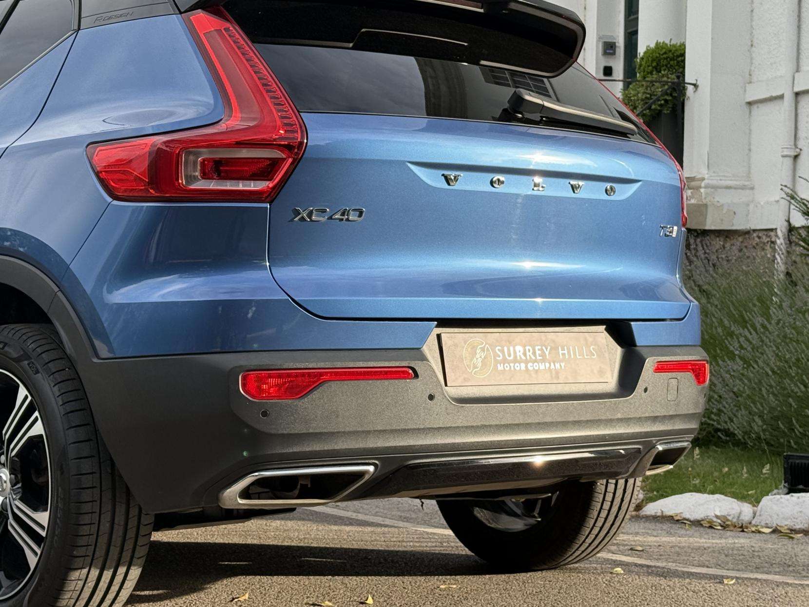 2019 VOLVO XC40 2019 VOLVO XC40
