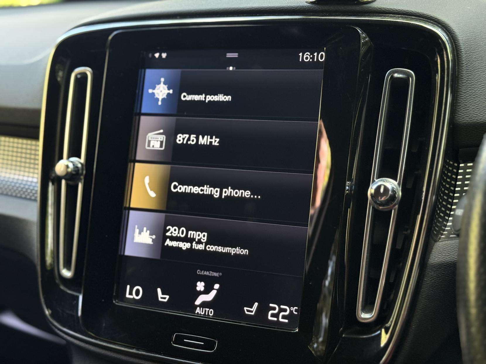 2019 VOLVO XC40 2019 VOLVO XC40