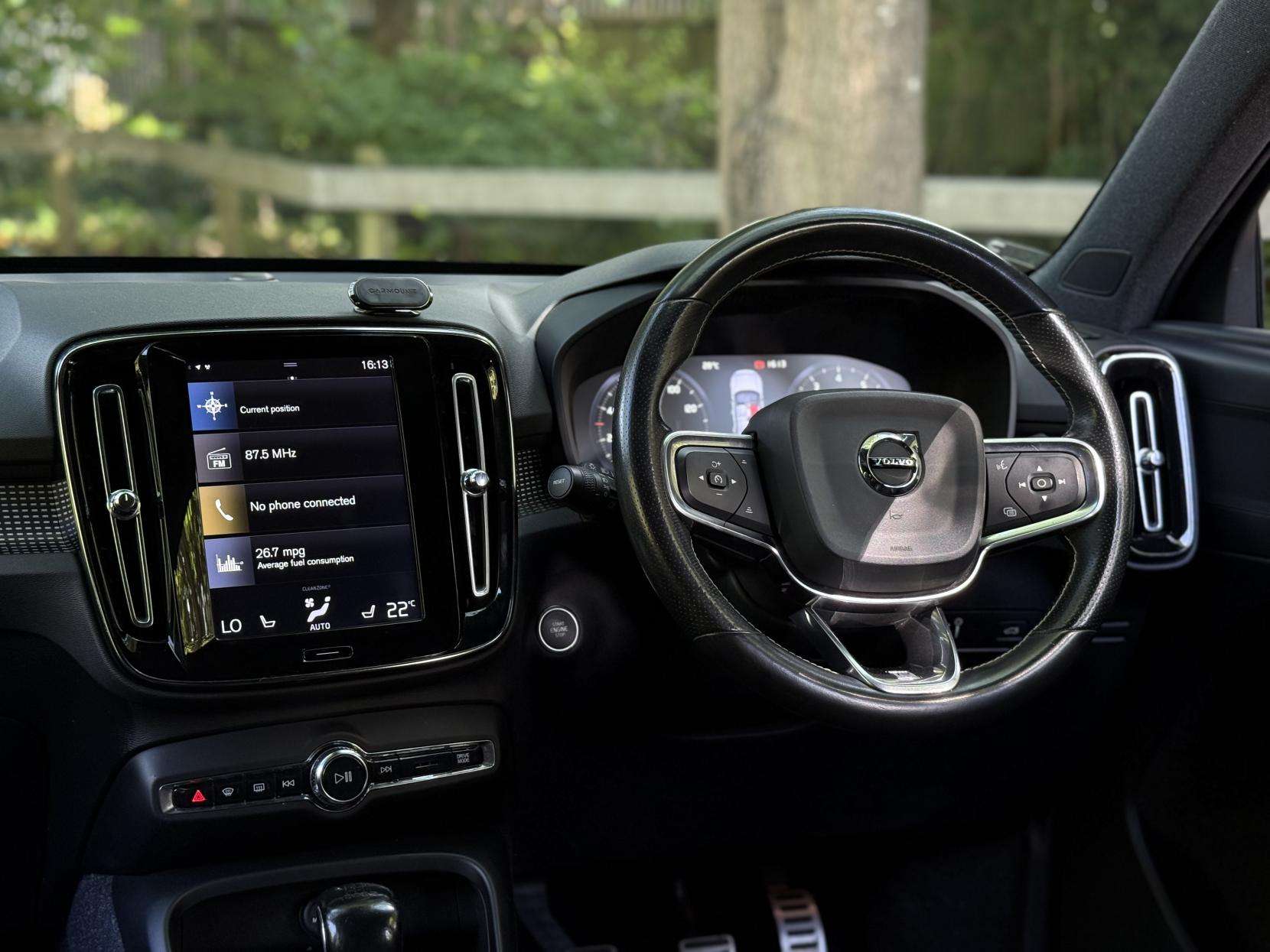 2019 VOLVO XC40 2019 VOLVO XC40