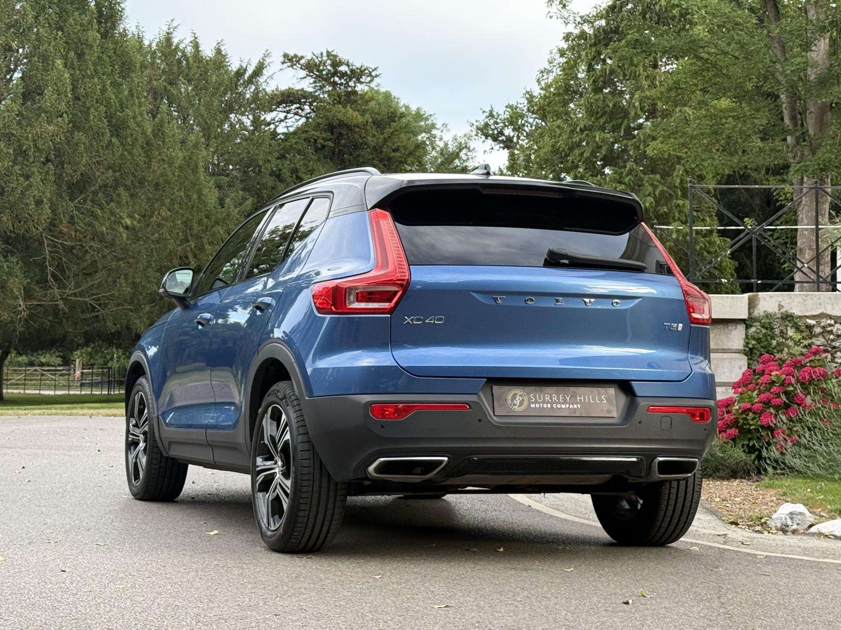 2019 VOLVO XC40 2019 VOLVO XC40