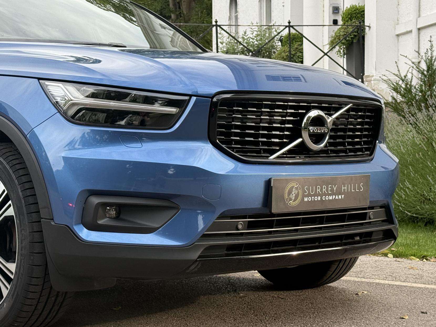 2019 VOLVO XC40 2019 VOLVO XC40