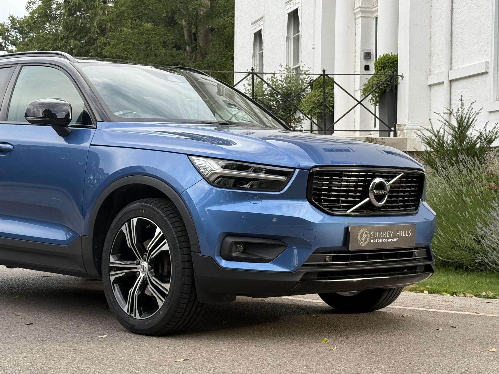 2019 VOLVO XC40 2019 VOLVO XC40