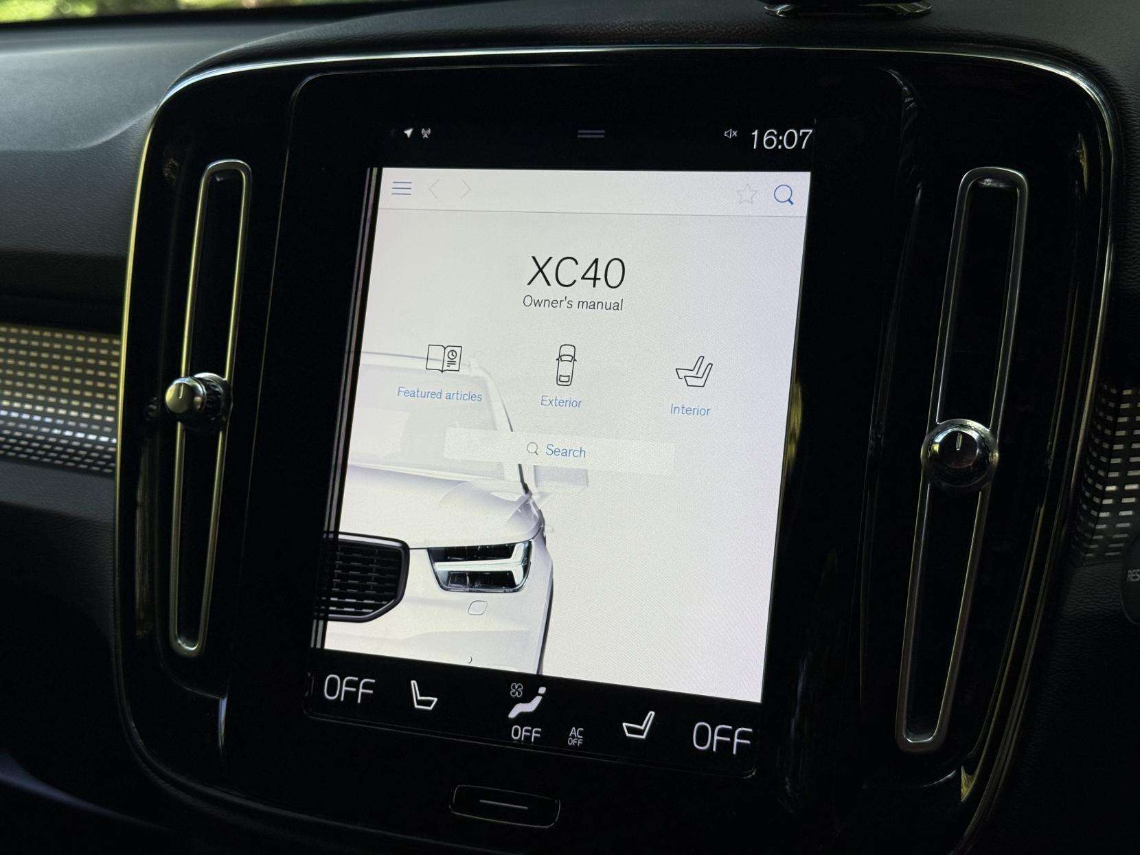 2019 VOLVO XC40 2019 VOLVO XC40