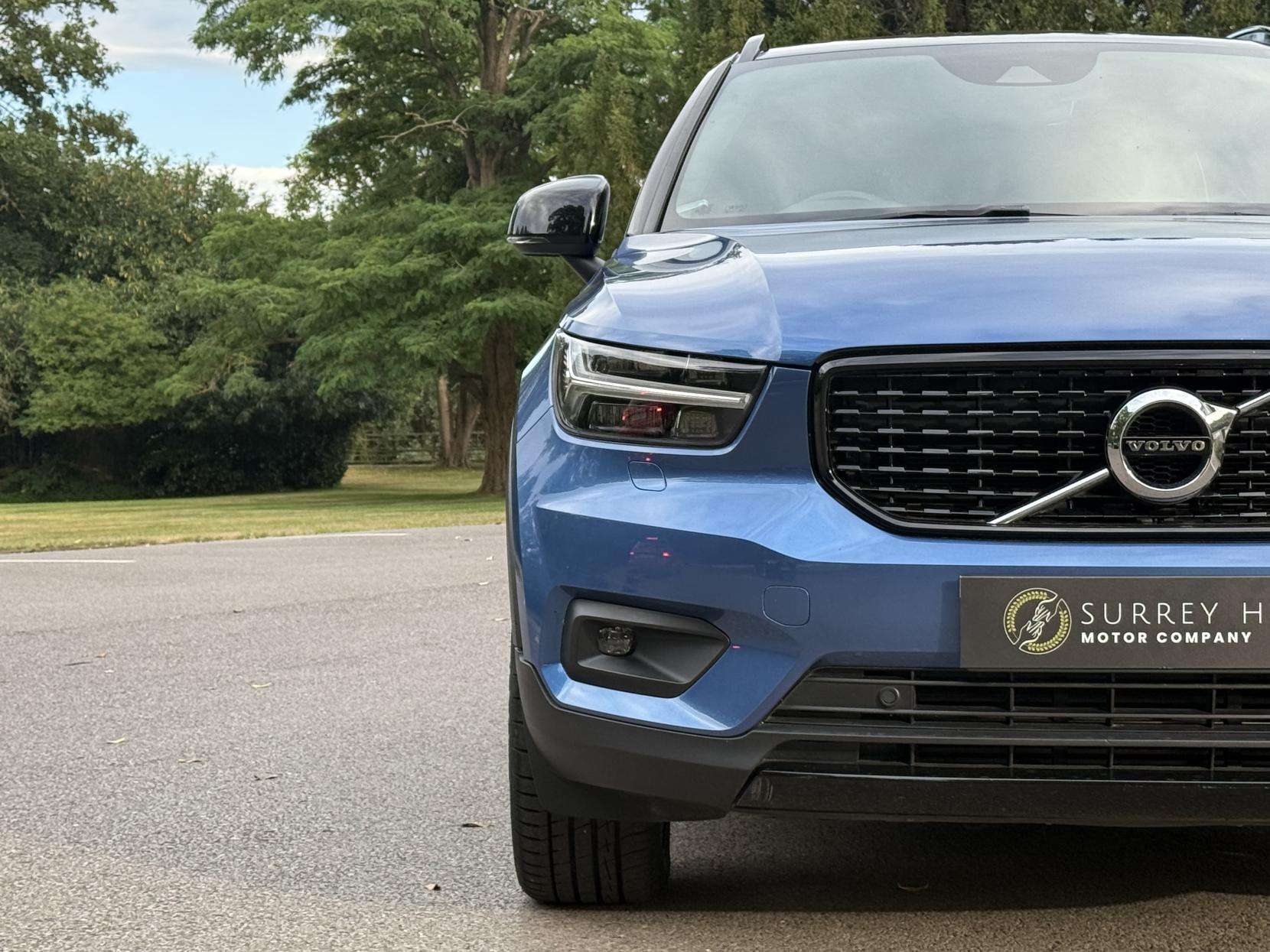2019 VOLVO XC40 2019 VOLVO XC40