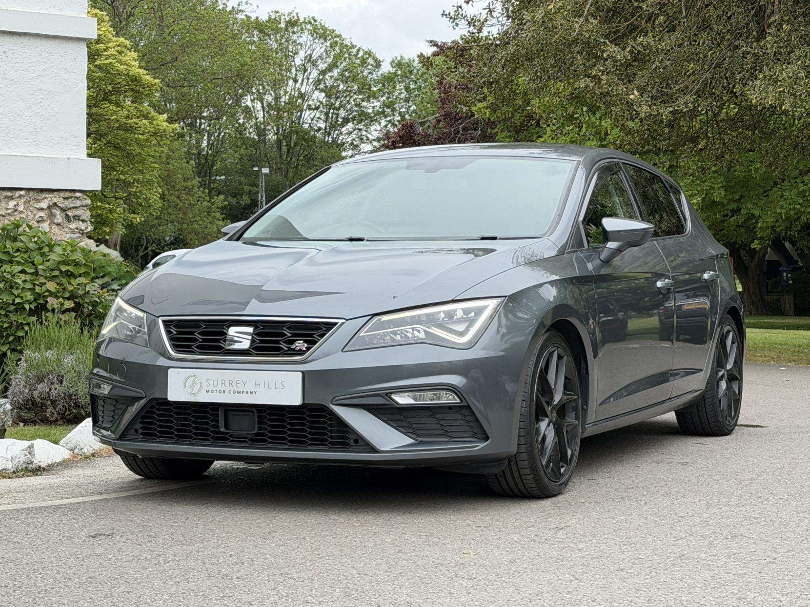 A 2017 SEAT LEON 2.0 TDI FR Technology Hatchback 5dr Diesel DSG Euro 6 (s/s) (184 ps) A 2017 SEAT LEON 2.0 TDI FR Technology Hatchback 5dr Diesel DSG Euro 6 (s/s) (184 ps)