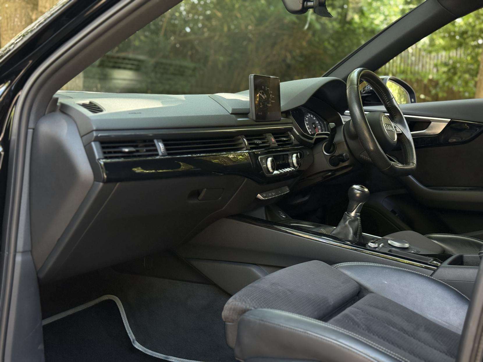 2017 AUDI A4 2017 AUDI A4