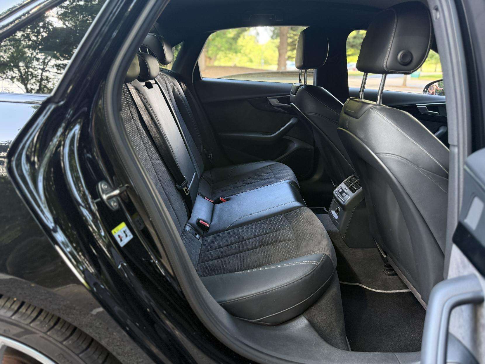 2017 AUDI A4 2017 AUDI A4