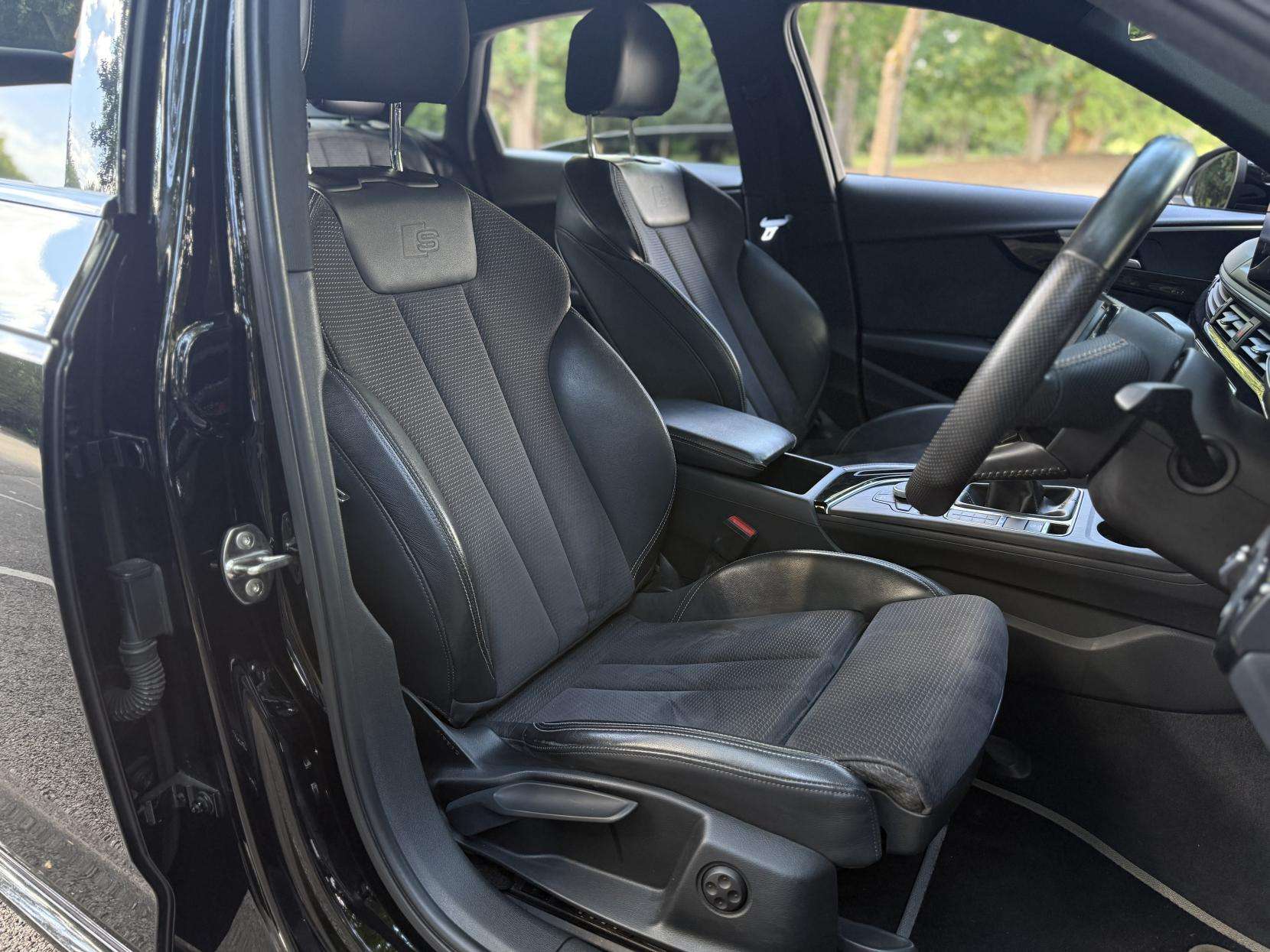 2017 AUDI A4 2017 AUDI A4