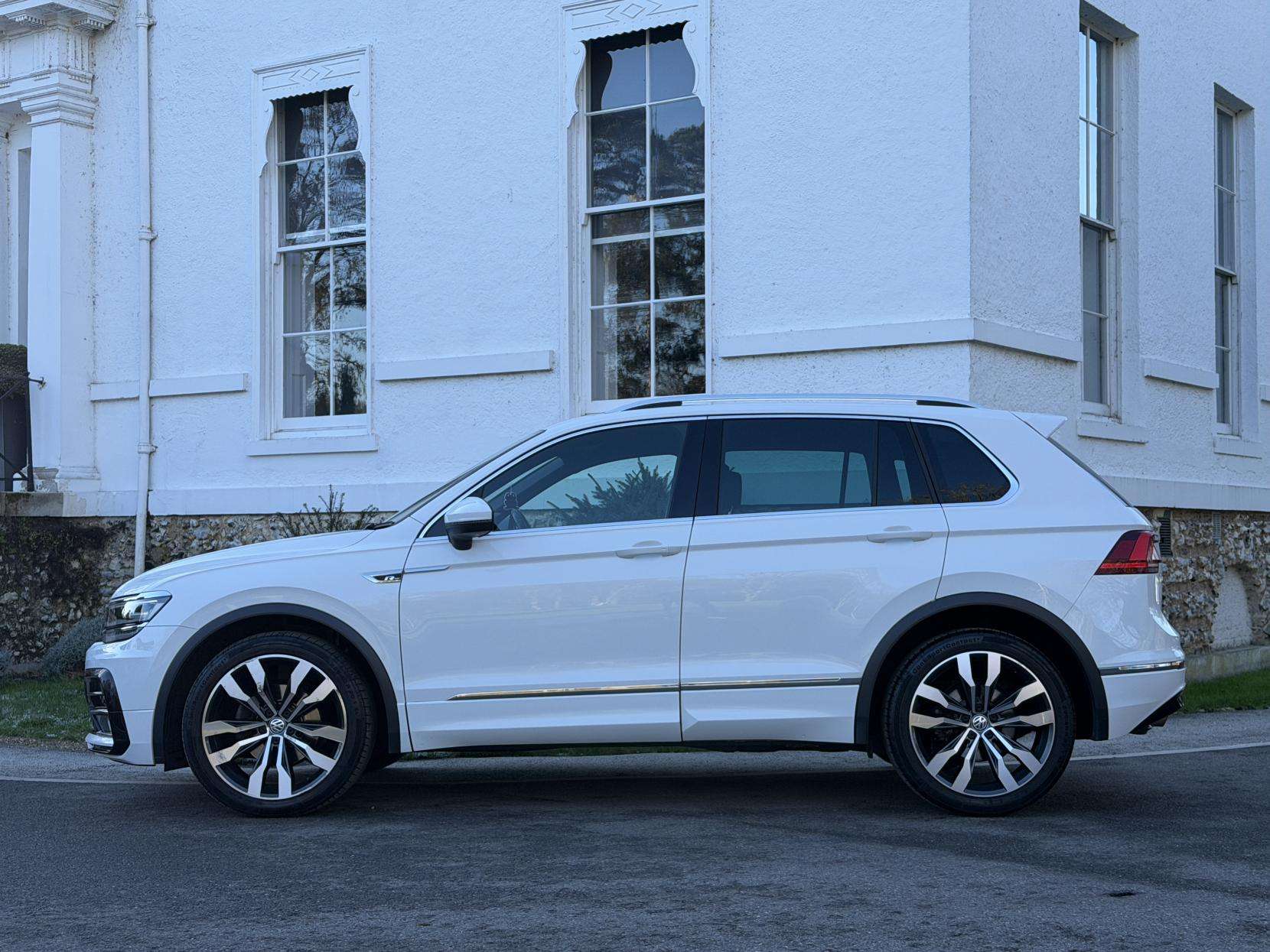 A 2018 VOLKSWAGEN TIGUAN 2.0 TDI R-Line SUV 5dr Diesel DSG 4Motion Euro 6 (s/s) (150 ps) A 2018 VOLKSWAGEN TIGUAN 2.0 TDI R-Line SUV 5dr Diesel DSG 4Motion Euro 6 (s/s) (150 ps)