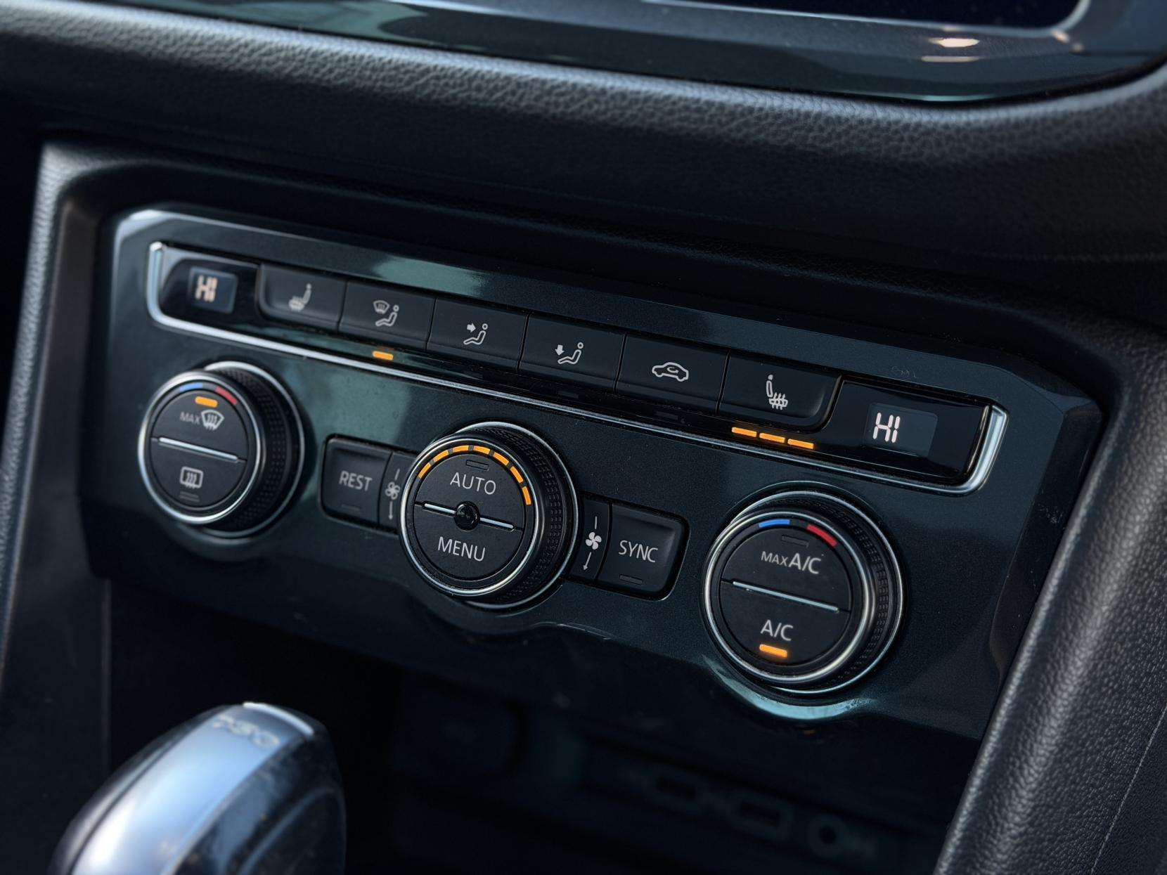 2018 VOLKSWAGEN TIGUAN 2018 VOLKSWAGEN TIGUAN