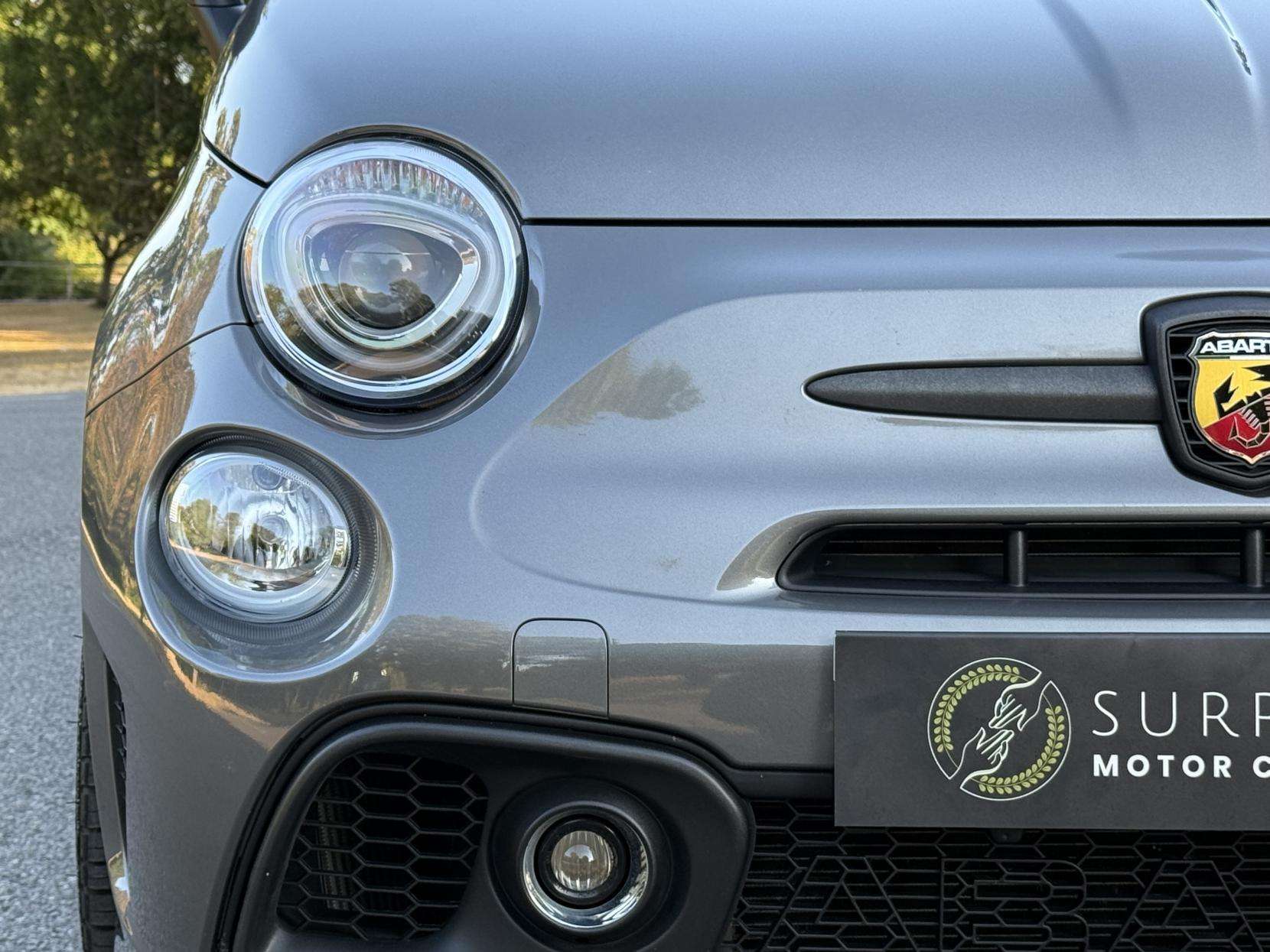 2024 ABARTH 695 2024 ABARTH 695