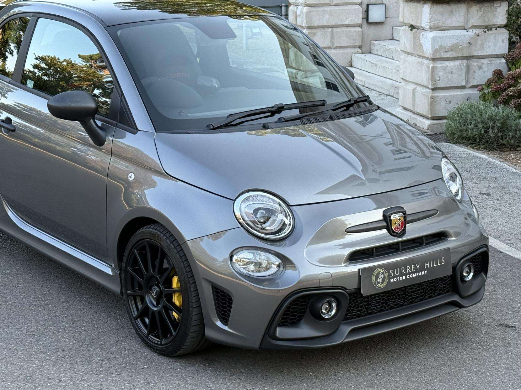 2024 ABARTH 695 2024 ABARTH 695