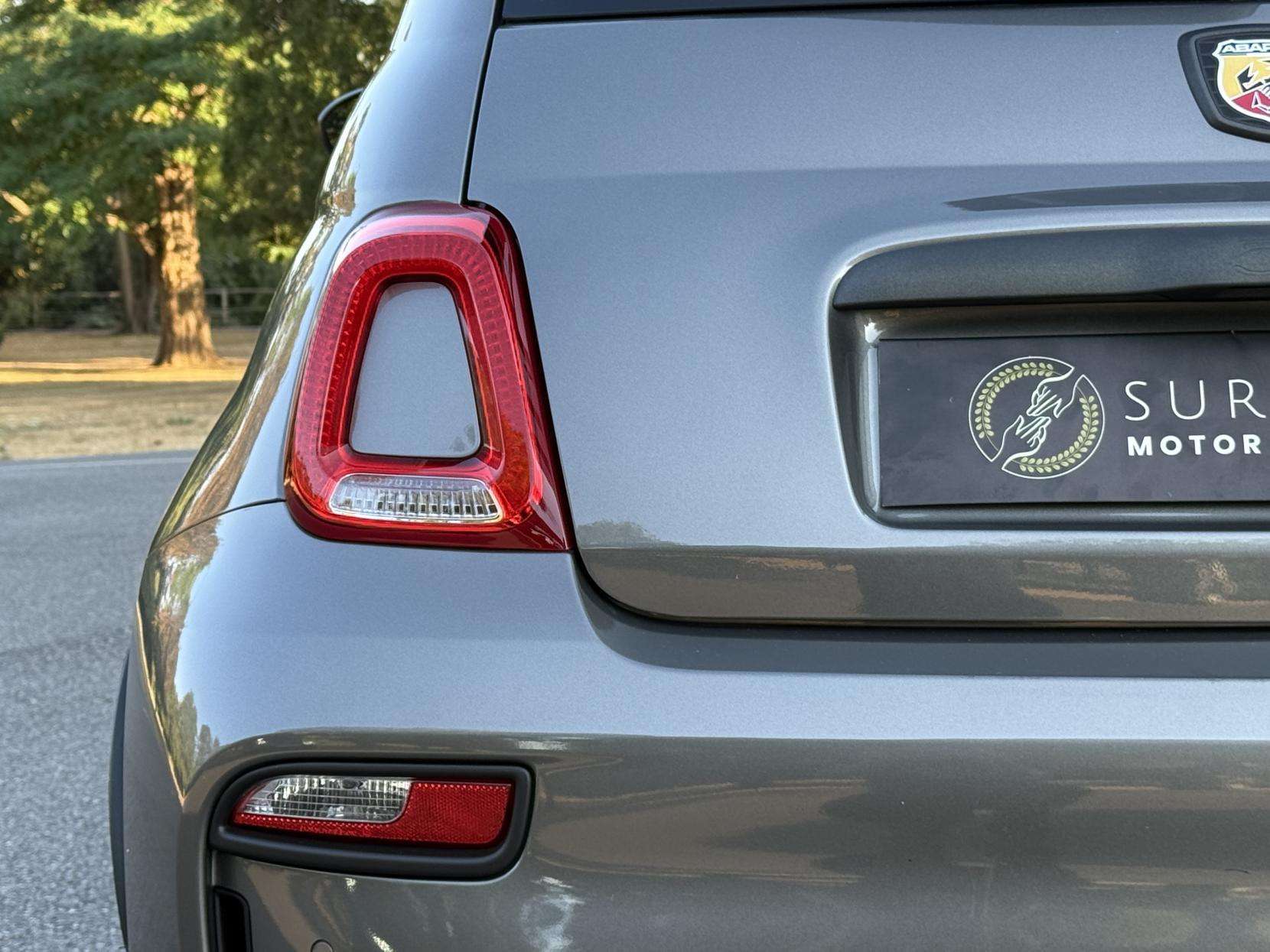 2024 ABARTH 695 2024 ABARTH 695