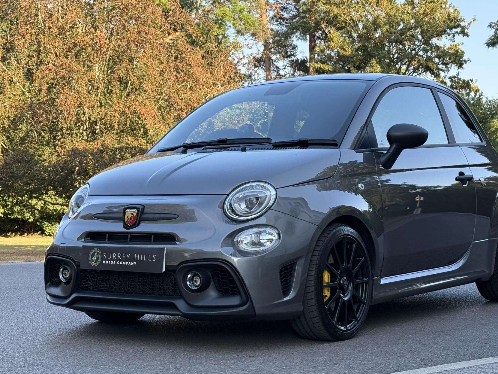 2024 ABARTH 695 2024 ABARTH 695