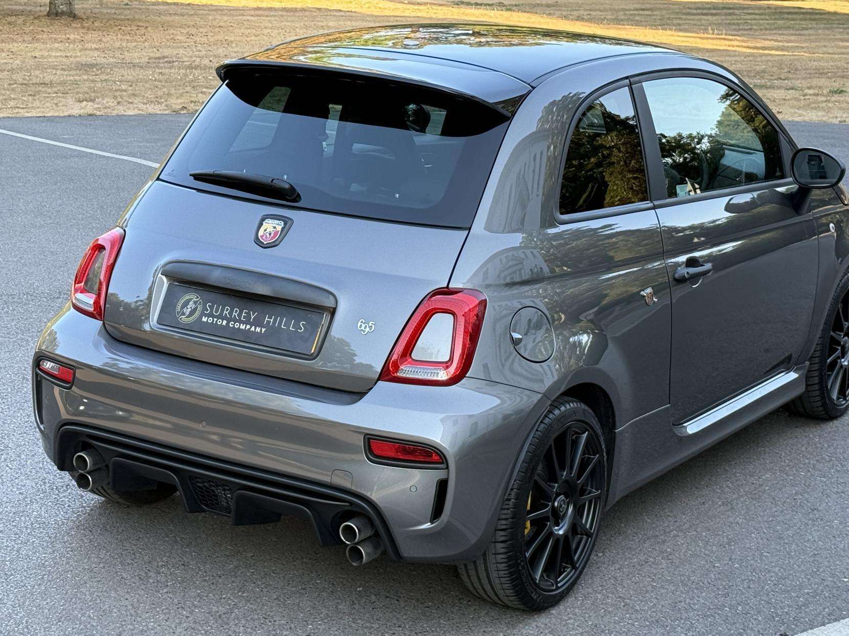 2024 ABARTH 695 2024 ABARTH 695