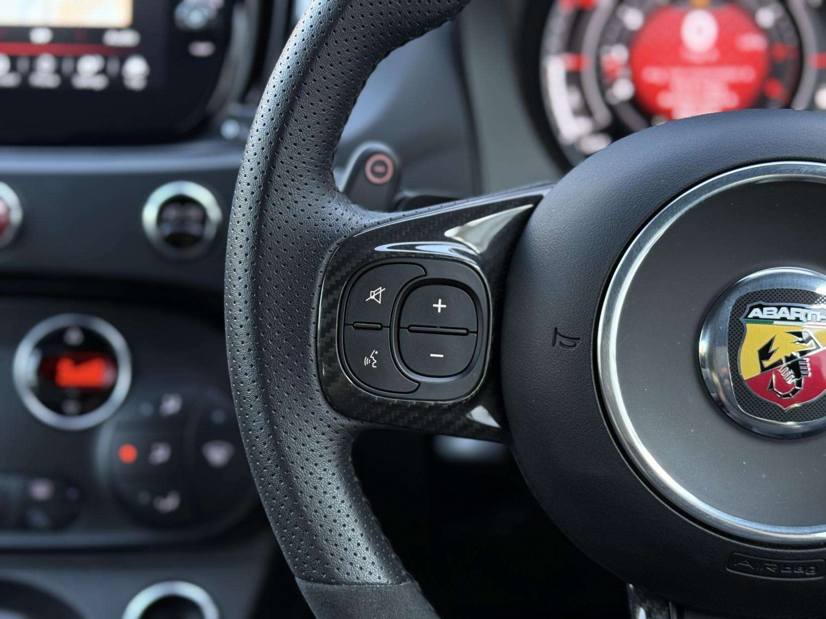 2024 ABARTH 695 2024 ABARTH 695