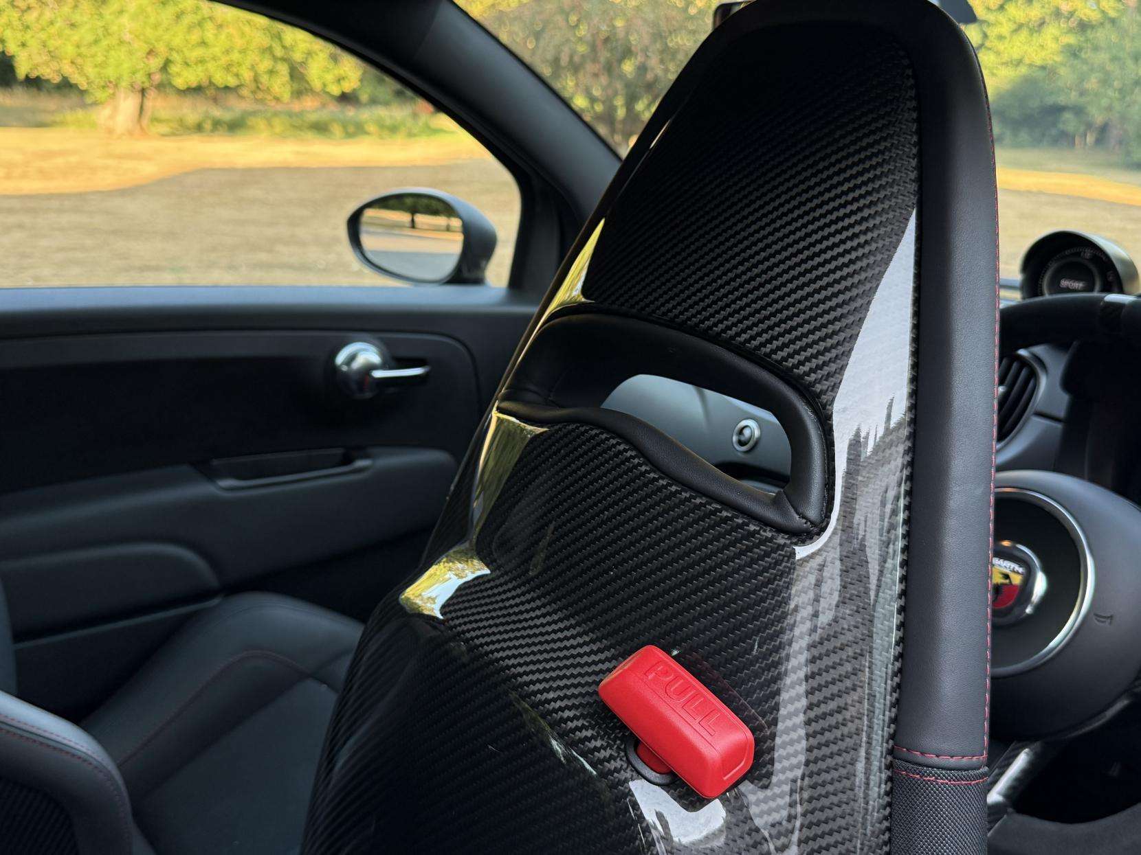 2024 ABARTH 695 2024 ABARTH 695