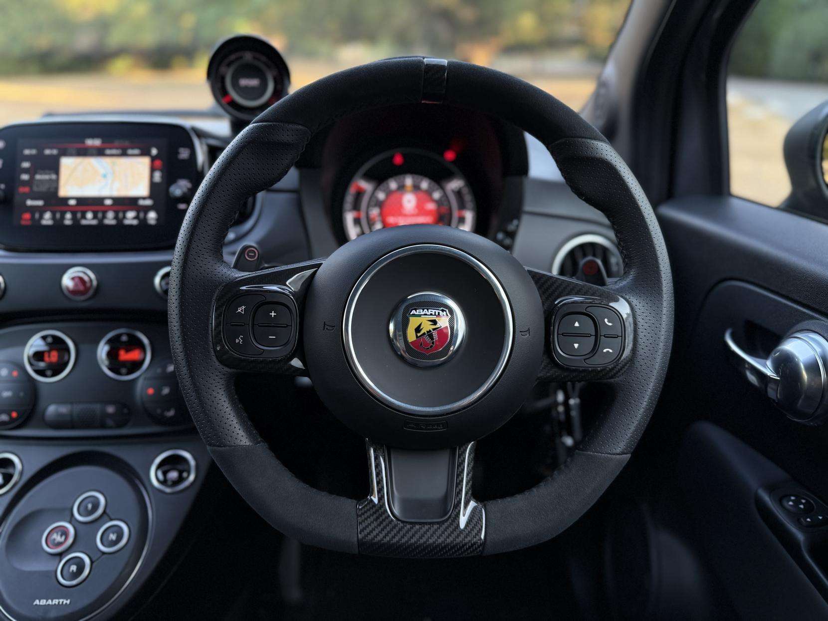 2024 ABARTH 695 2024 ABARTH 695