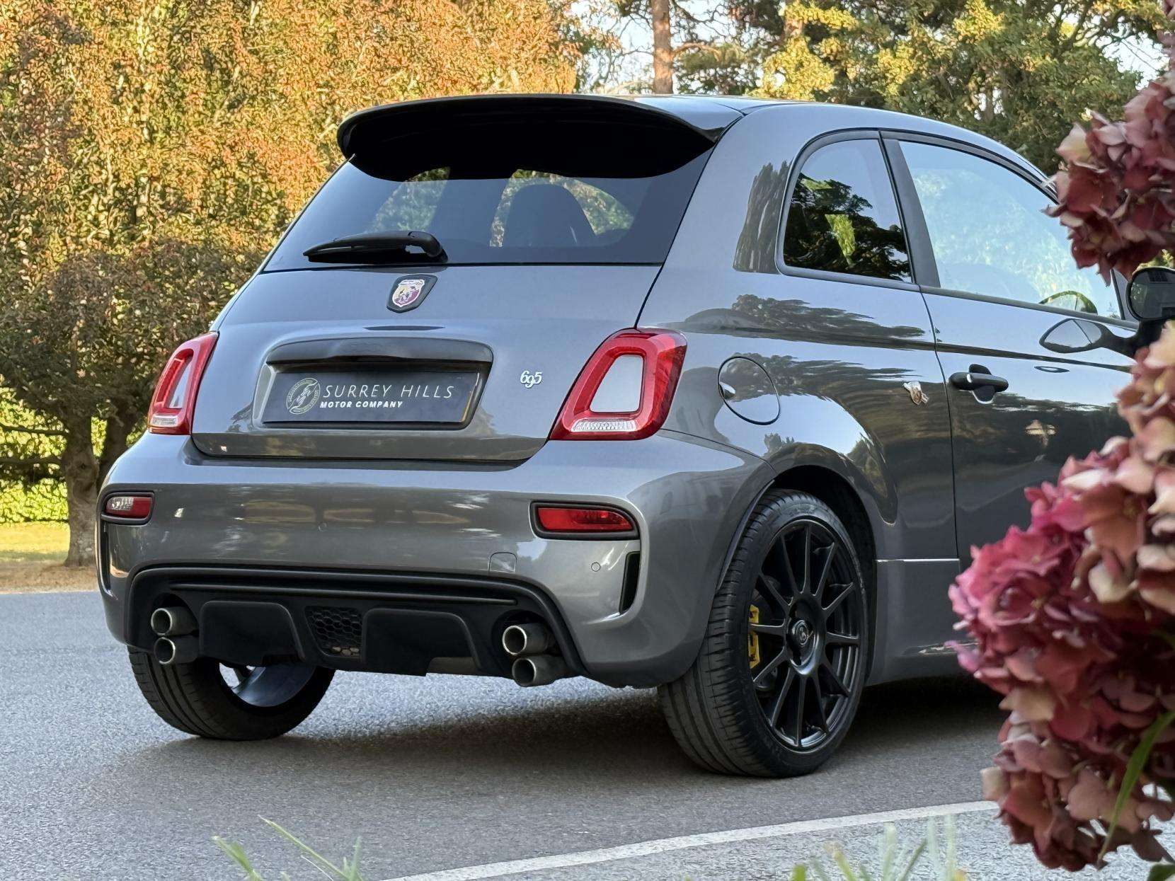 2024 ABARTH 695 2024 ABARTH 695